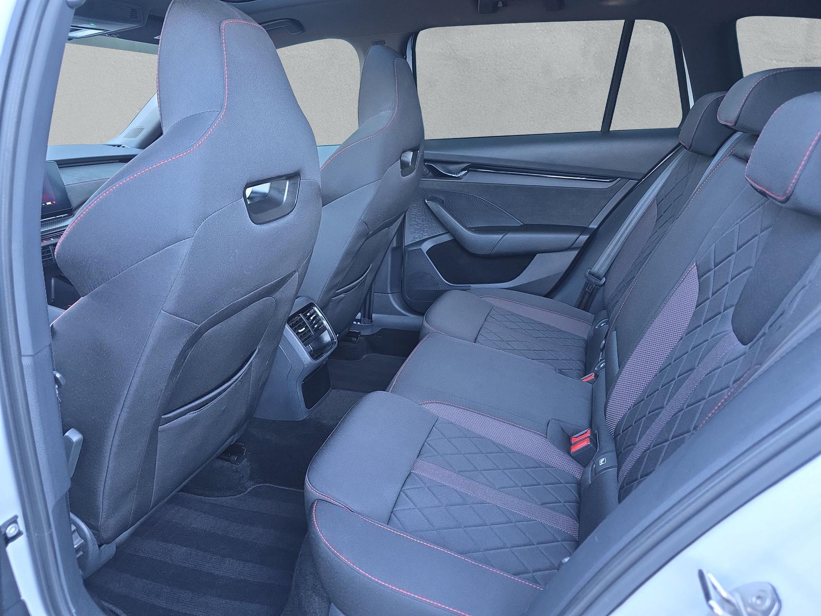 SKODA Octavia Combi 2.0 TSI RS DSG (CH)-image-15