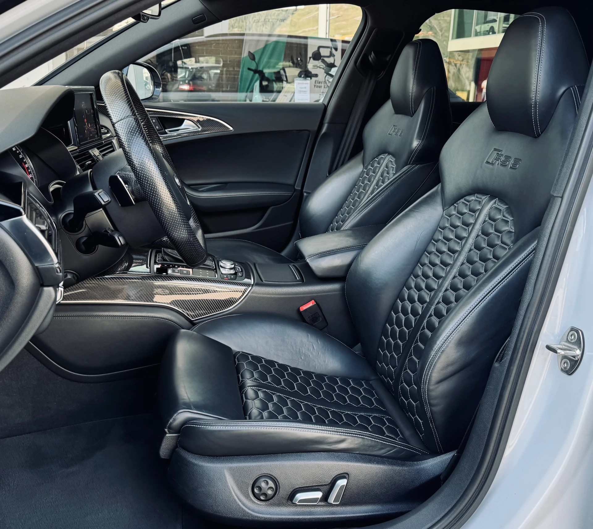AUDI RS6 Avant 4.0 TFSI V8 quattro Tiptronic-image-7