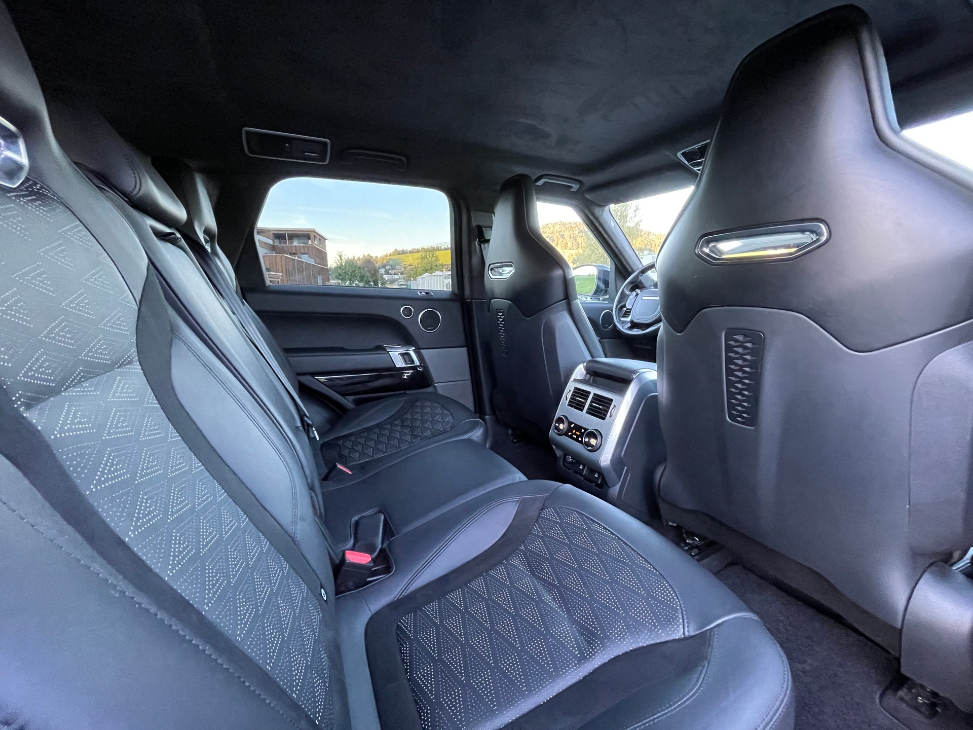 LAND ROVER Range Rover Sport 575 5.0 V8 S/C SVR Automatic-image-6