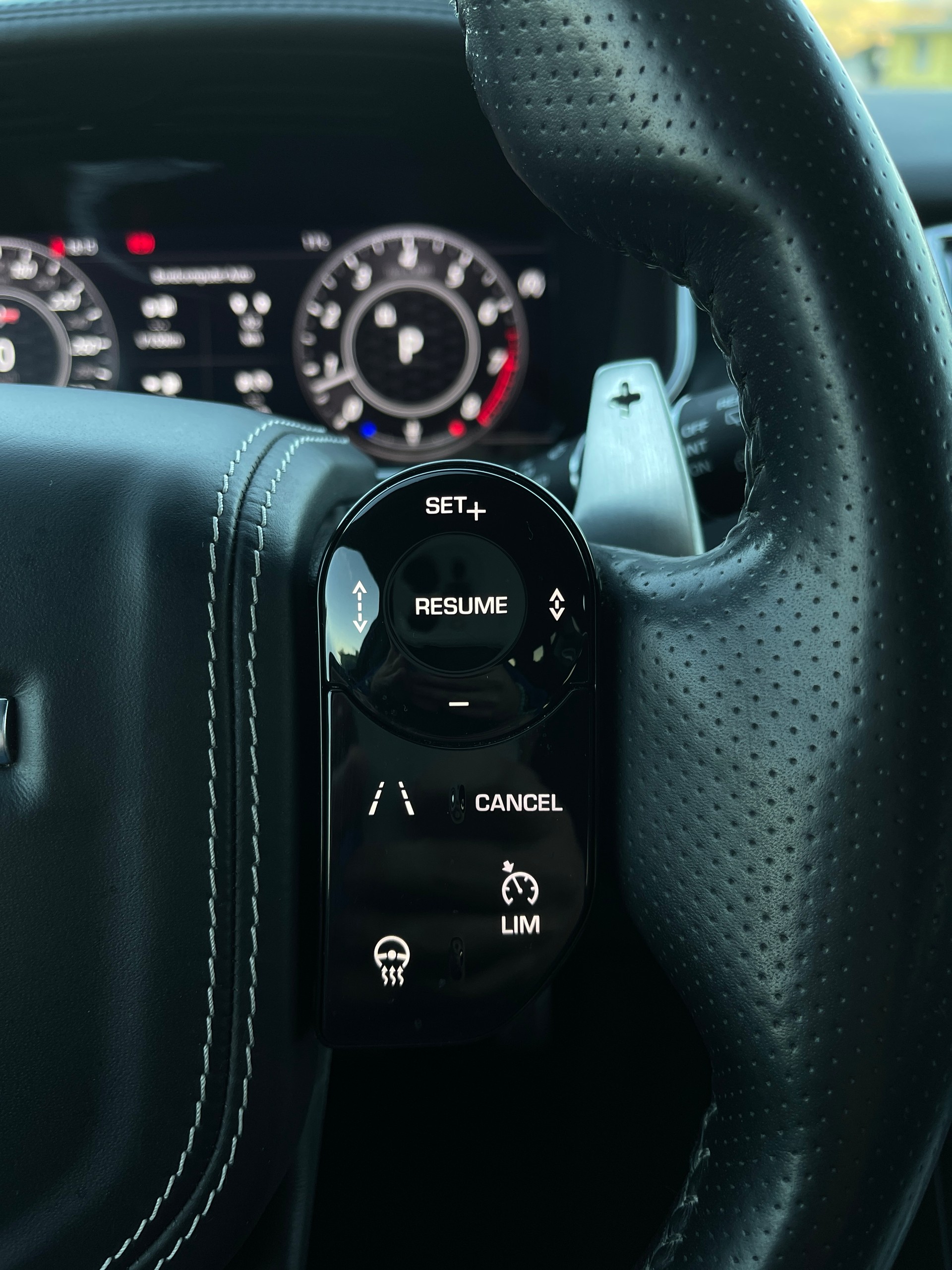 LAND ROVER Range Rover Sport 575 5.0 V8 S/C SVR Automatic-image-10
