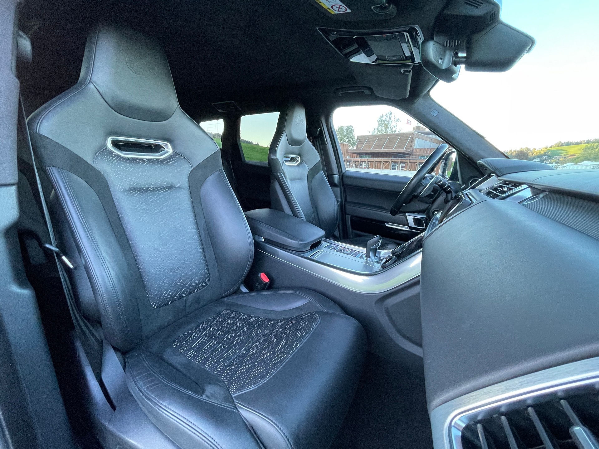 LAND ROVER Range Rover Sport 575 5.0 V8 S/C SVR Automatic-image-5