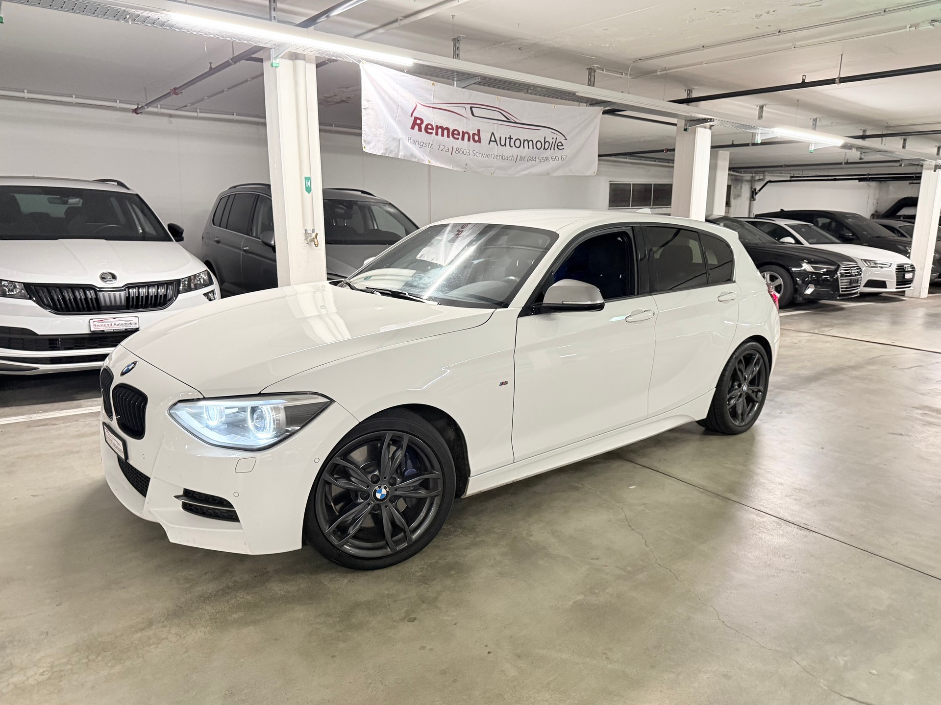 BMW M135i xDrive Steptronic-image-0