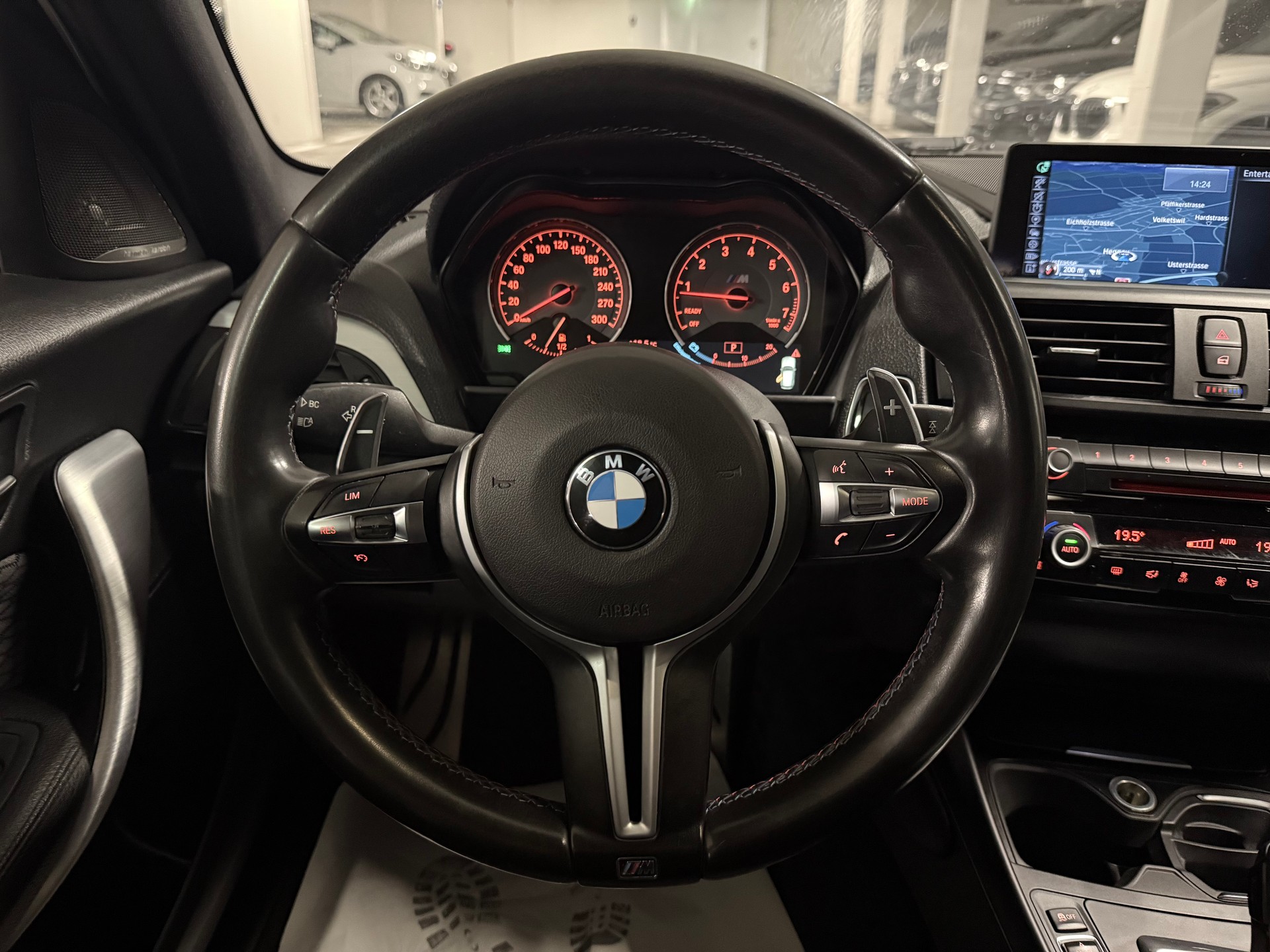 BMW M135i xDrive Steptronic-image-11