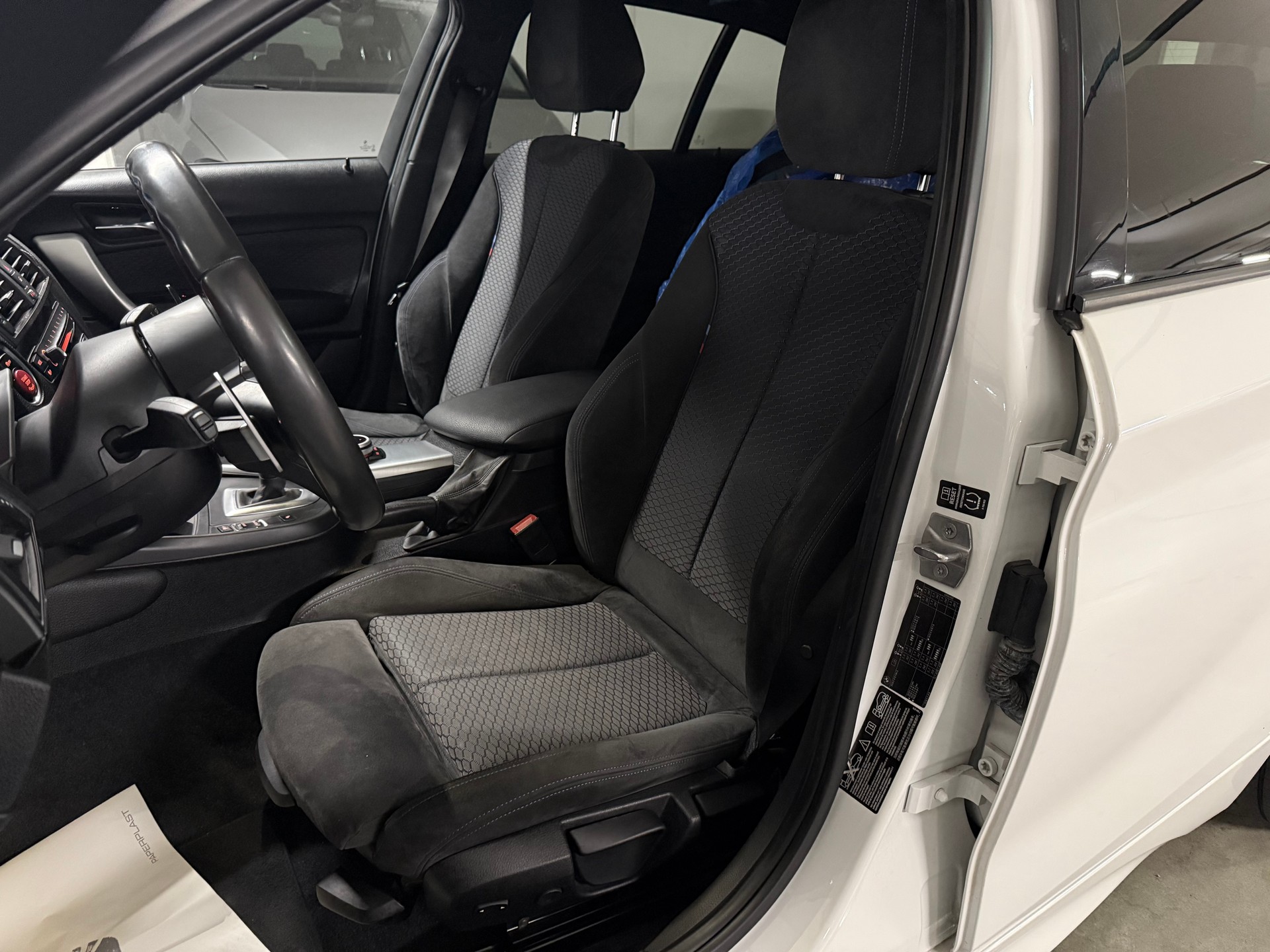 BMW M135i xDrive Steptronic-image-8