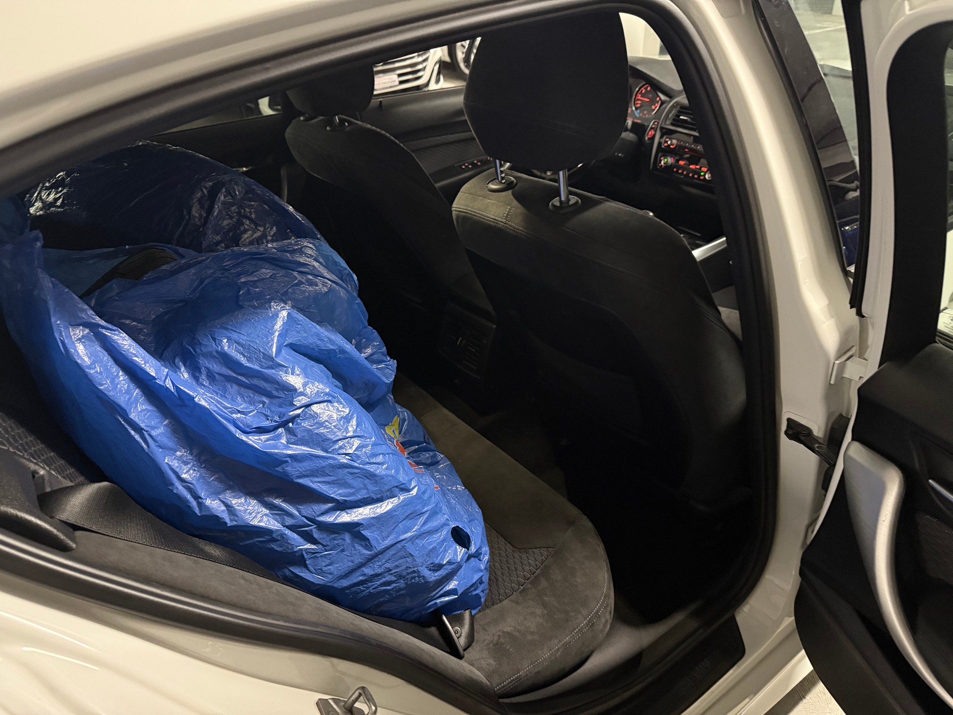 BMW M135i xDrive Steptronic-image-12