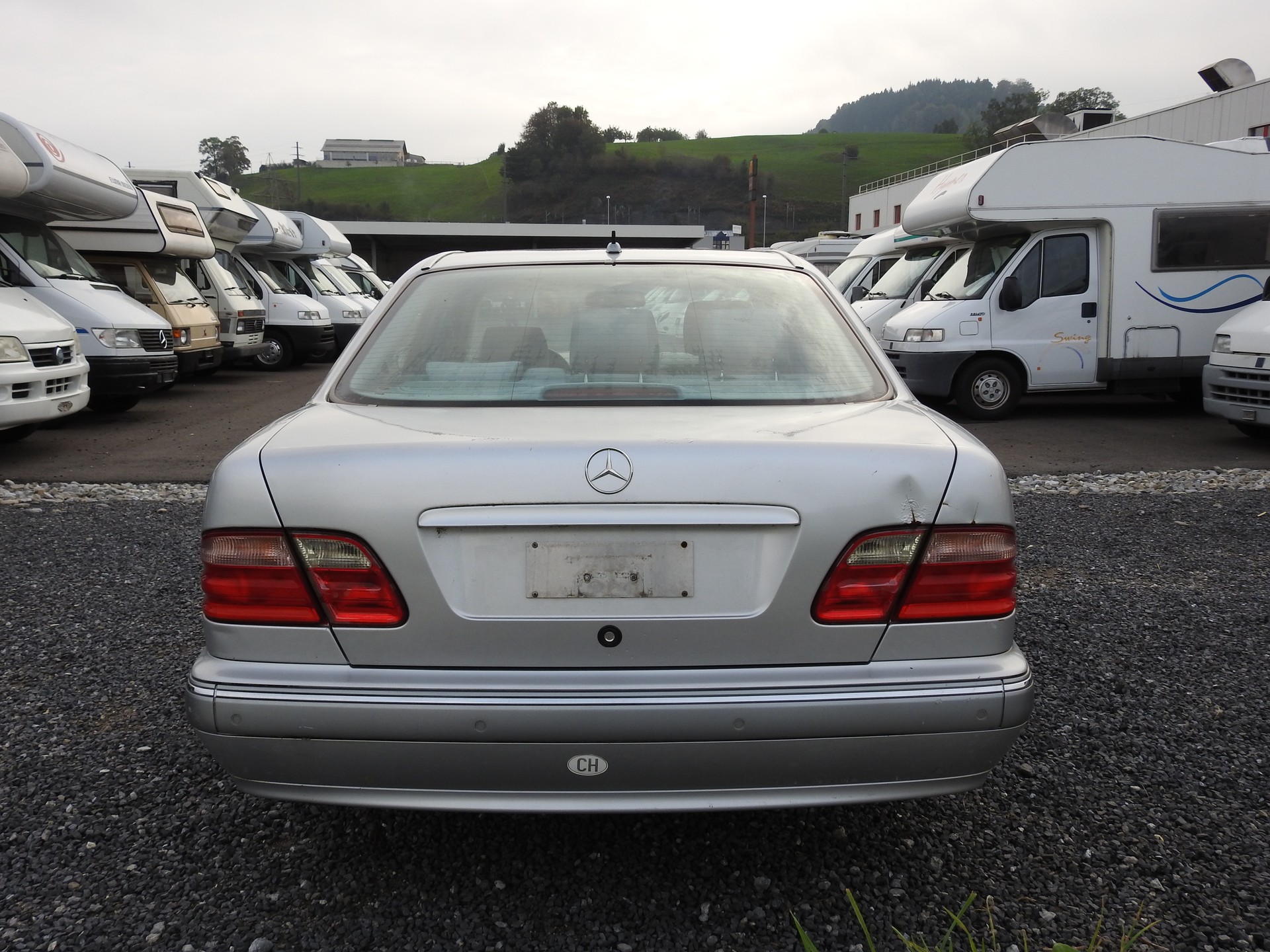 MERCEDES-BENZ E 240 Elégance-image-4