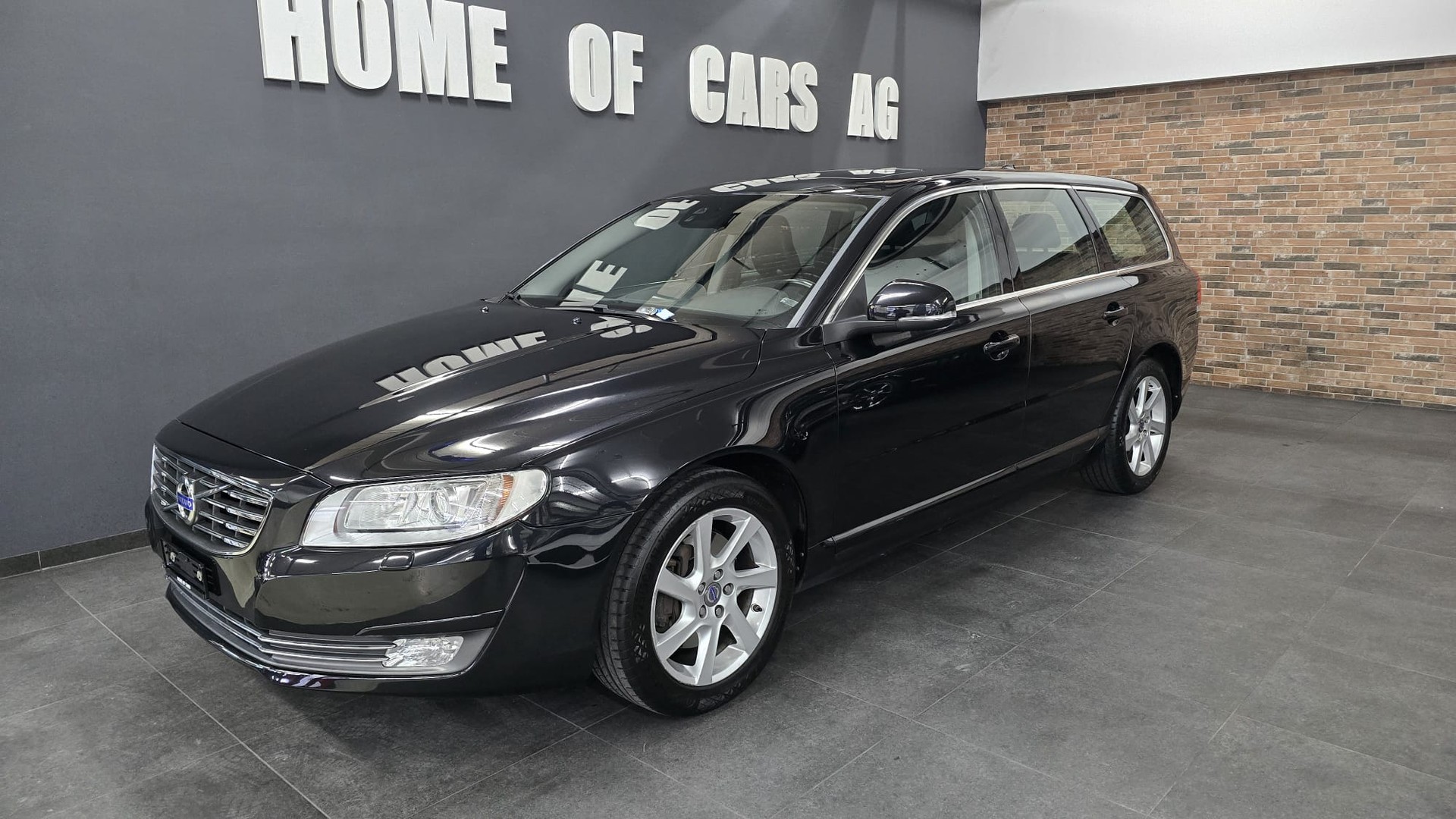 VOLVO V70 T5 Momentum Geartronic-image-1
