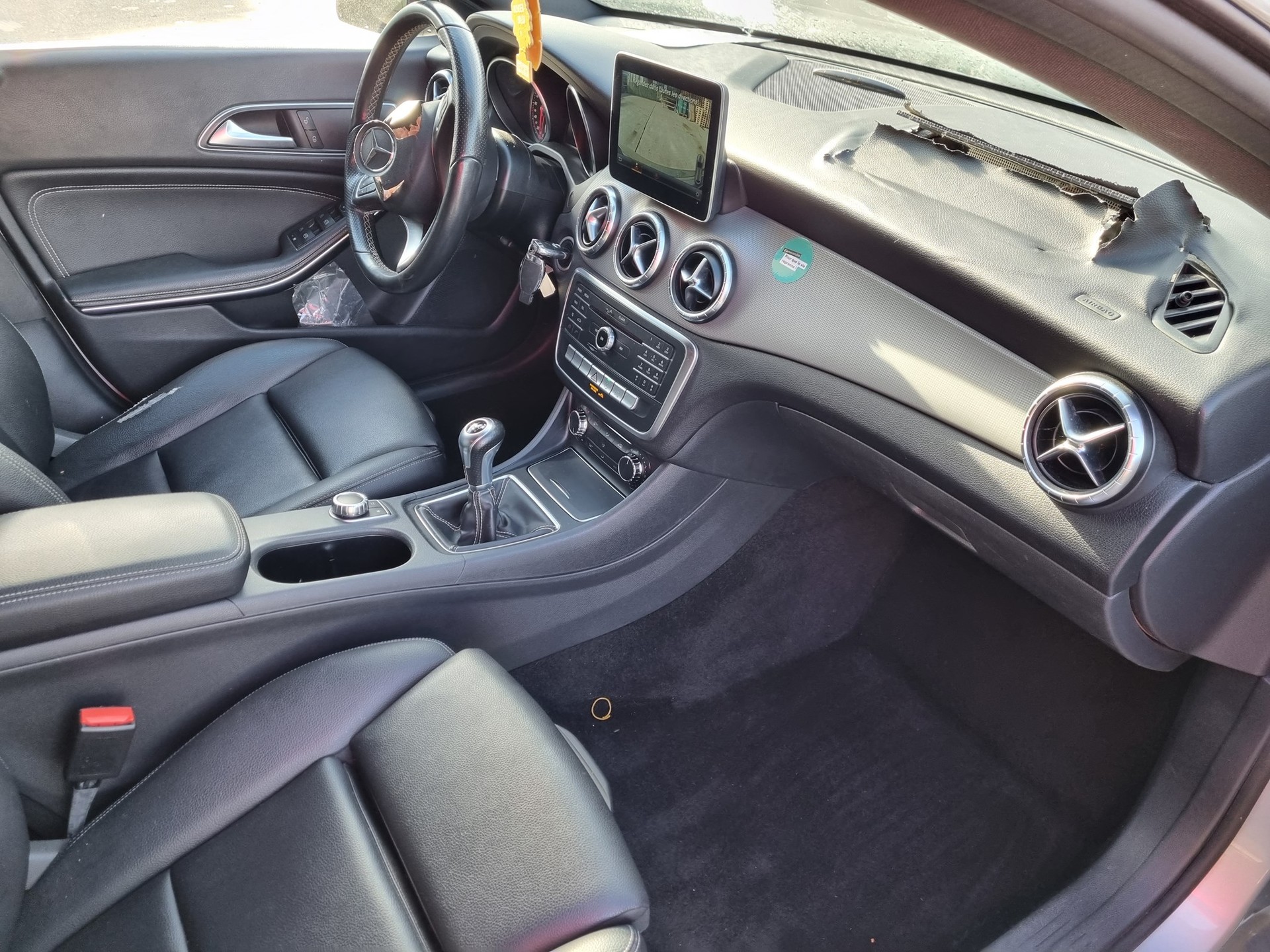 MERCEDES-BENZ CLA Shooting Brake 200 d-image-11