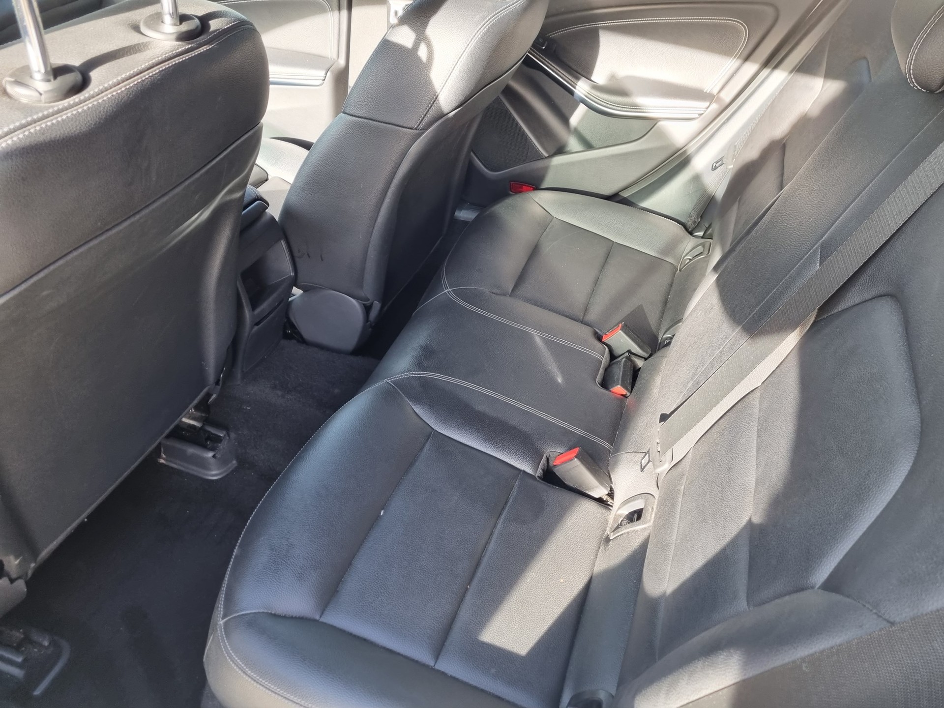 MERCEDES-BENZ CLA Shooting Brake 200 d-image-12
