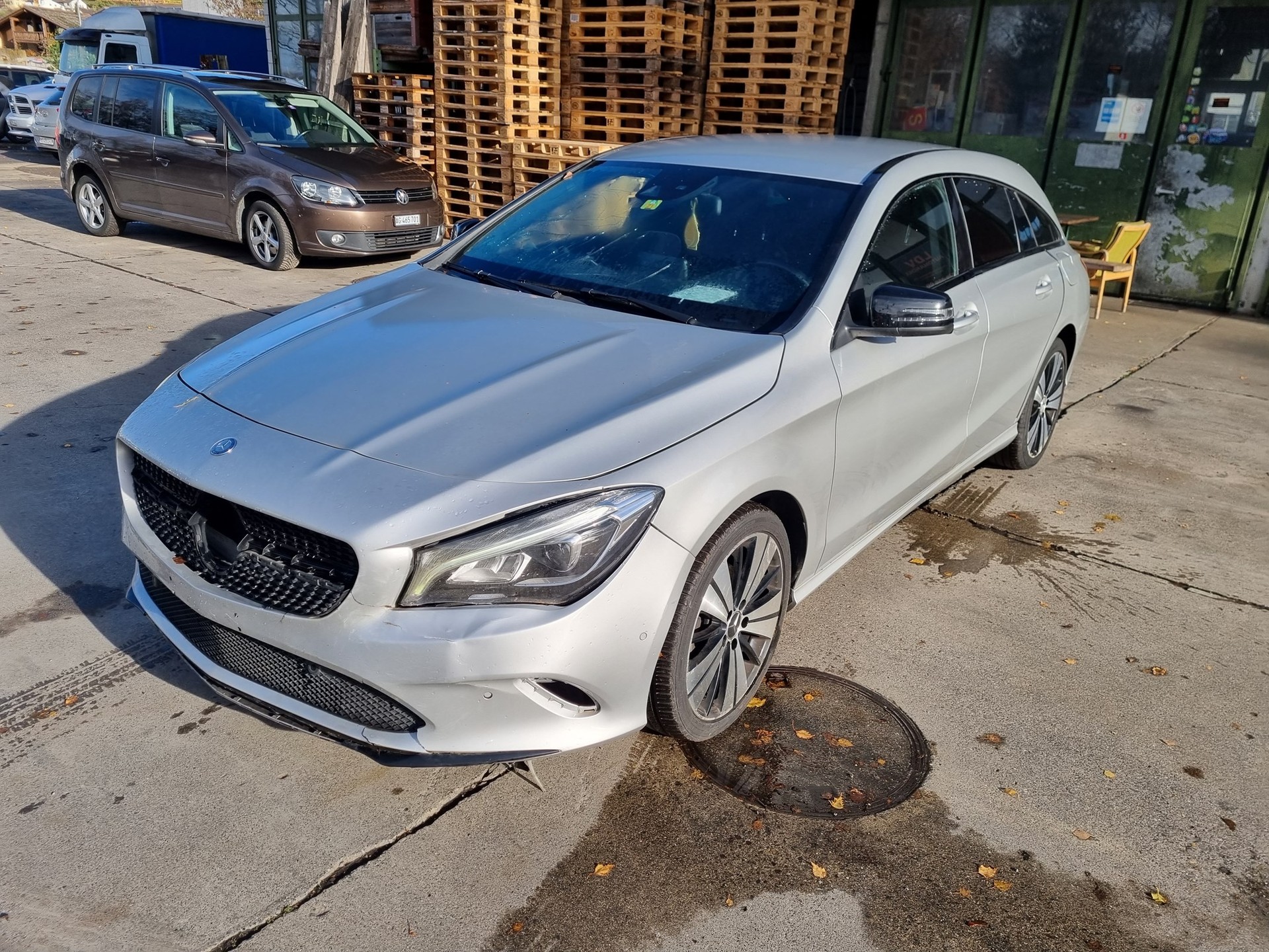 MERCEDES-BENZ CLA Shooting Brake 200 d-image-3