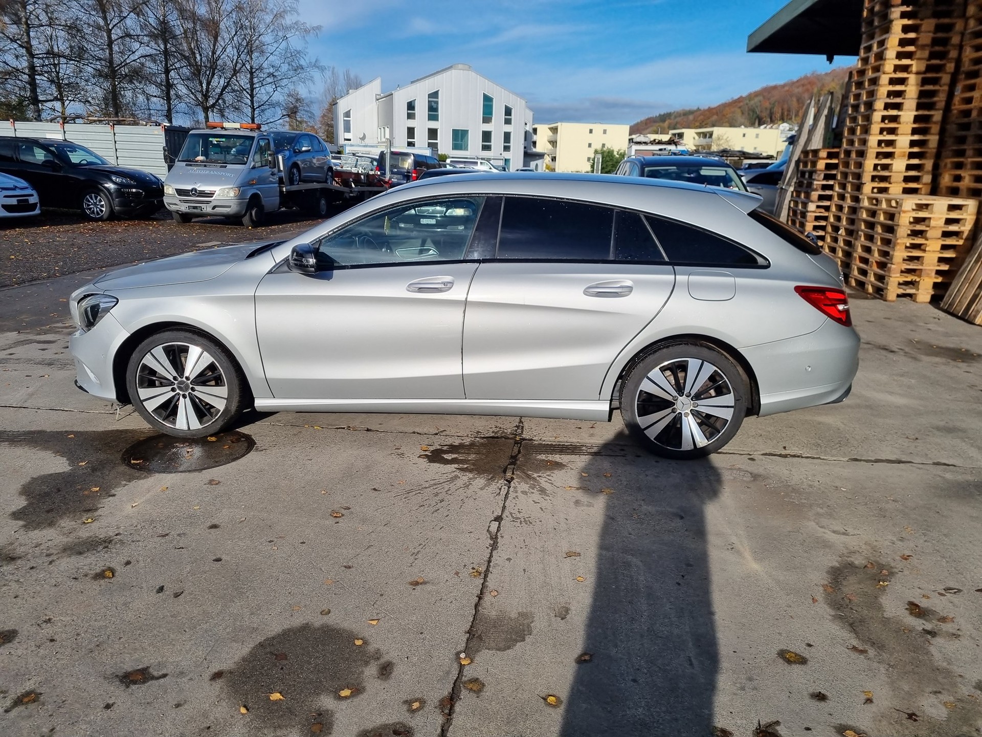 MERCEDES-BENZ CLA Shooting Brake 200 d-image-4