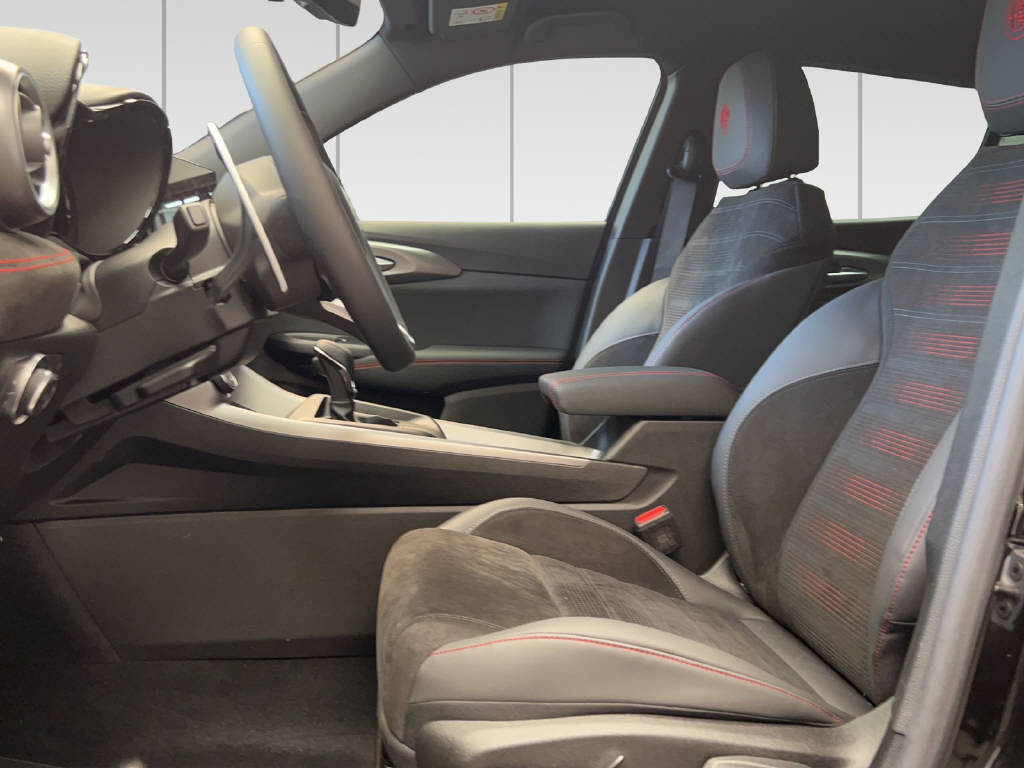 ALFA ROMEO Tonale 1.3 Plug-in Hybrid Veloce Q4-image-3