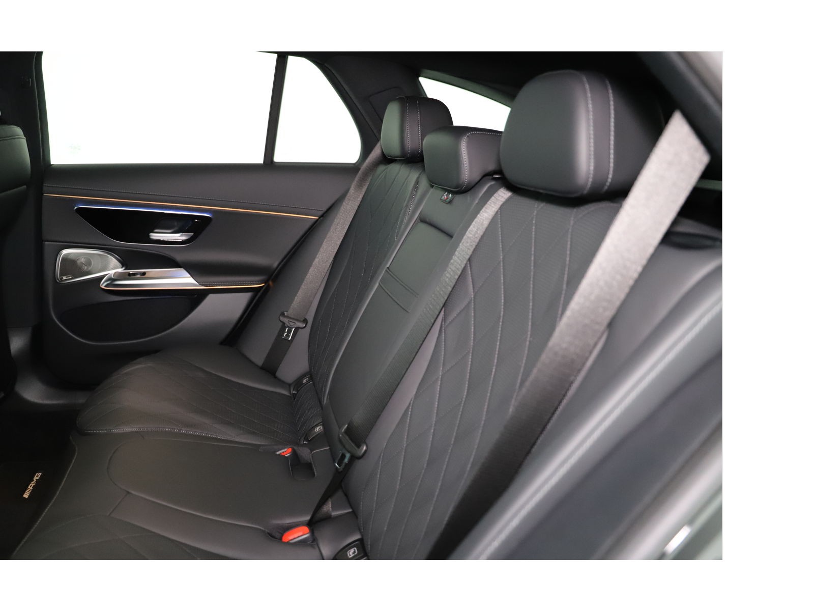 MERCEDES-BENZ E 220 d T 9G-Tronic-image-12