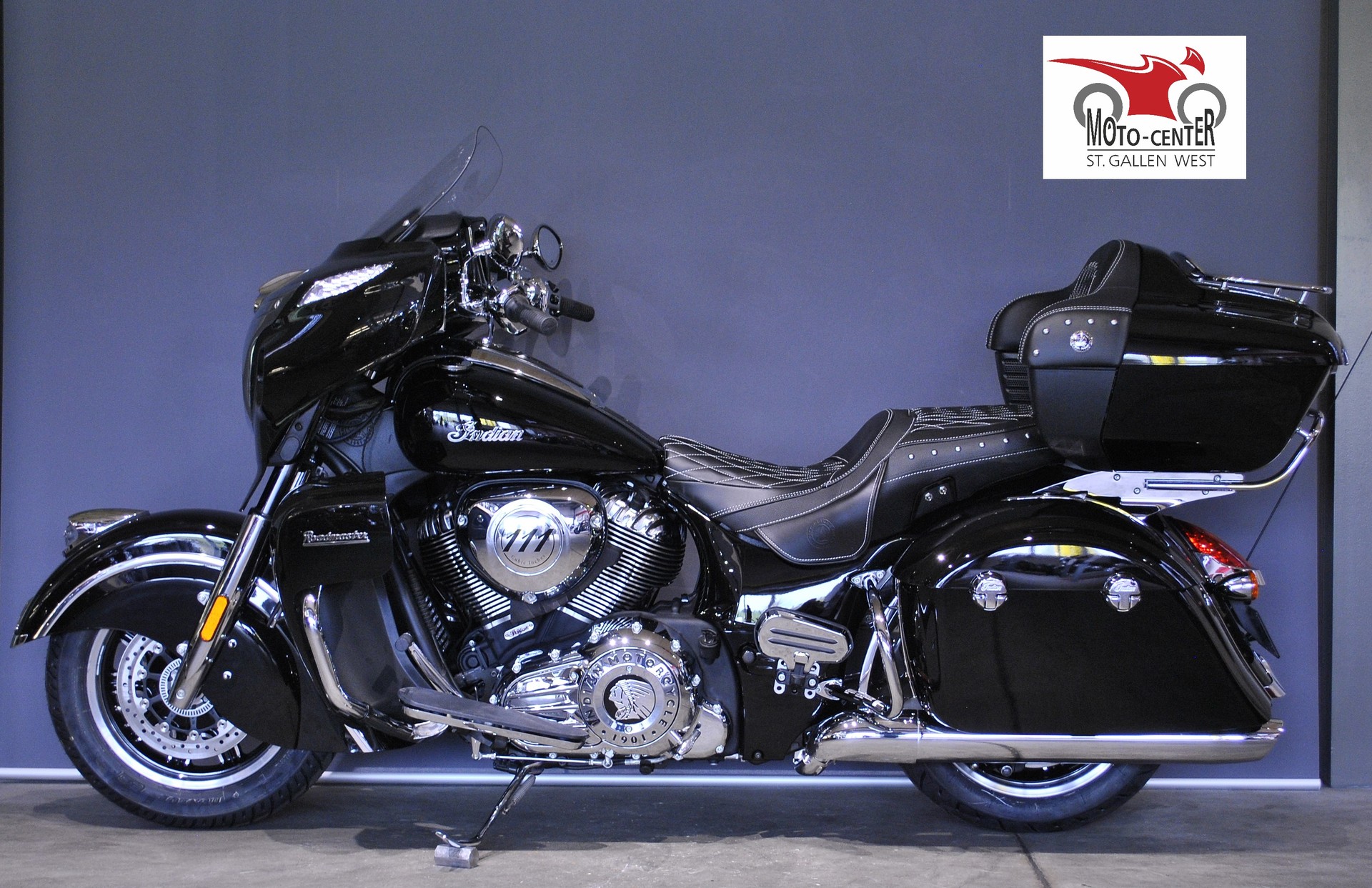 INDIAN Roadmaster-showroom-element-2
