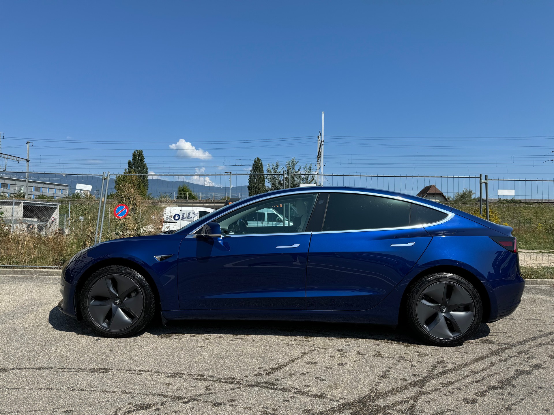 TESLA Model 3 Long Range Dual Motor AWD-image-1