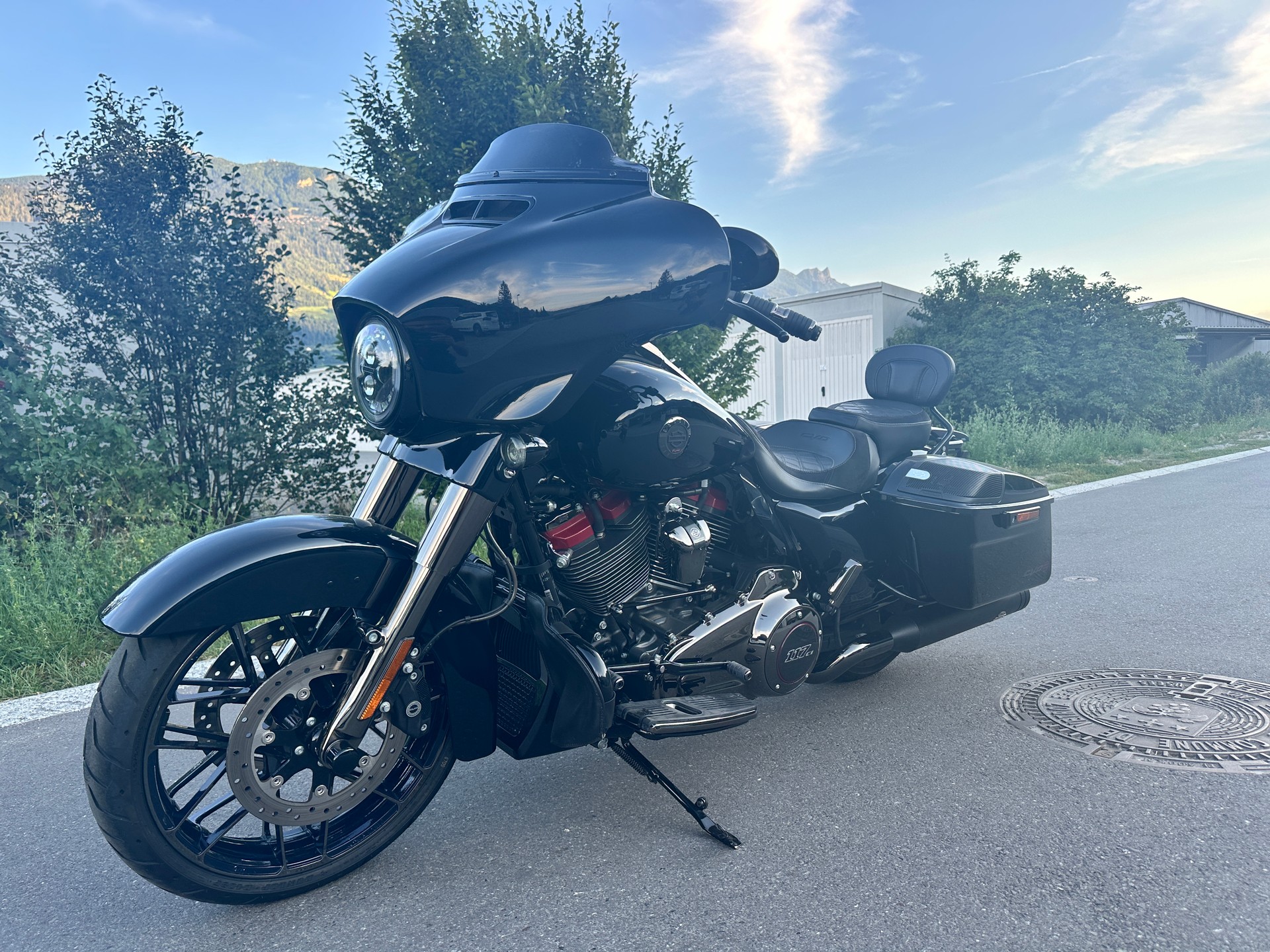 HARLEY-DAVIDSON FLHXSE Street Glide CVO 117