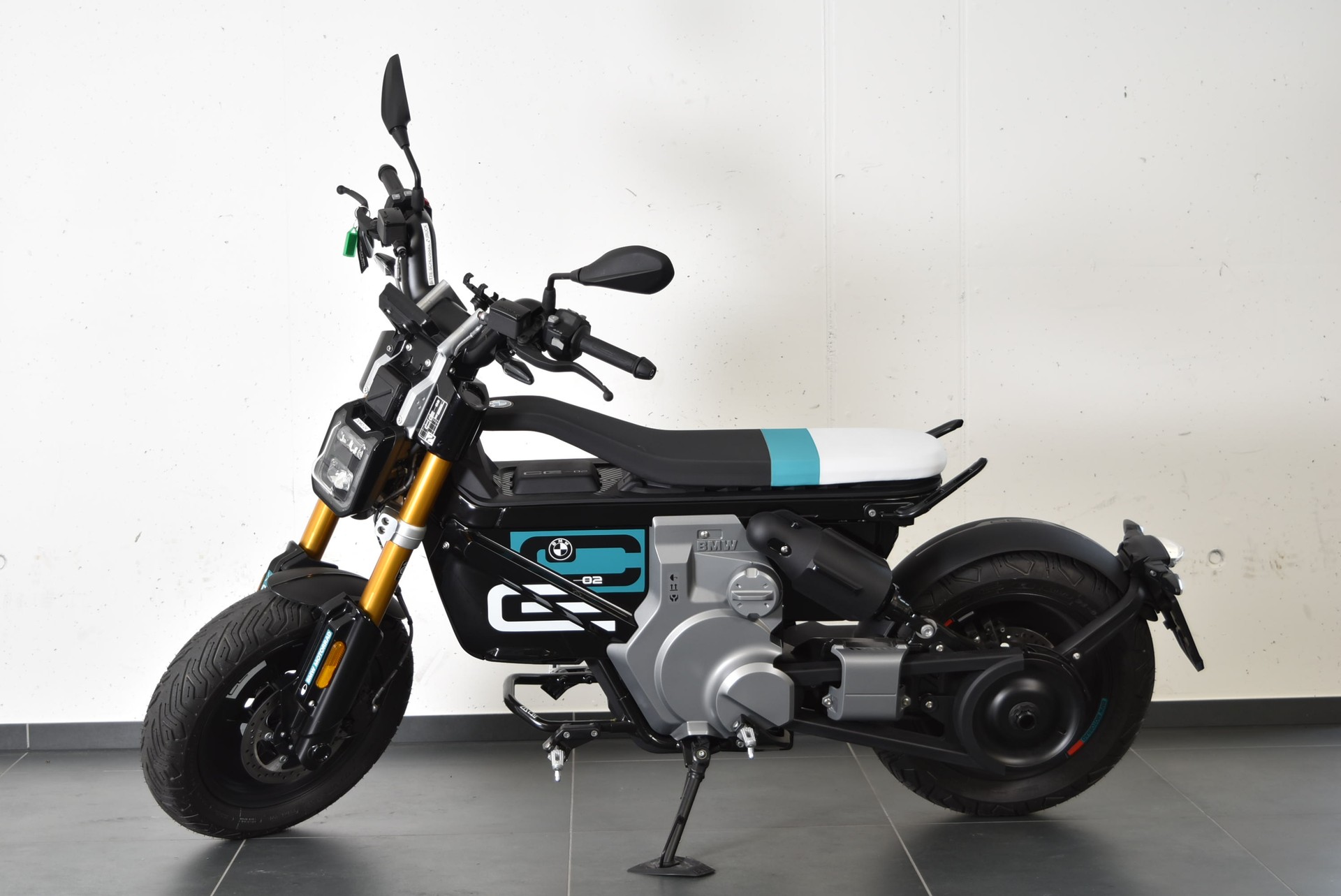 BMW CE 02