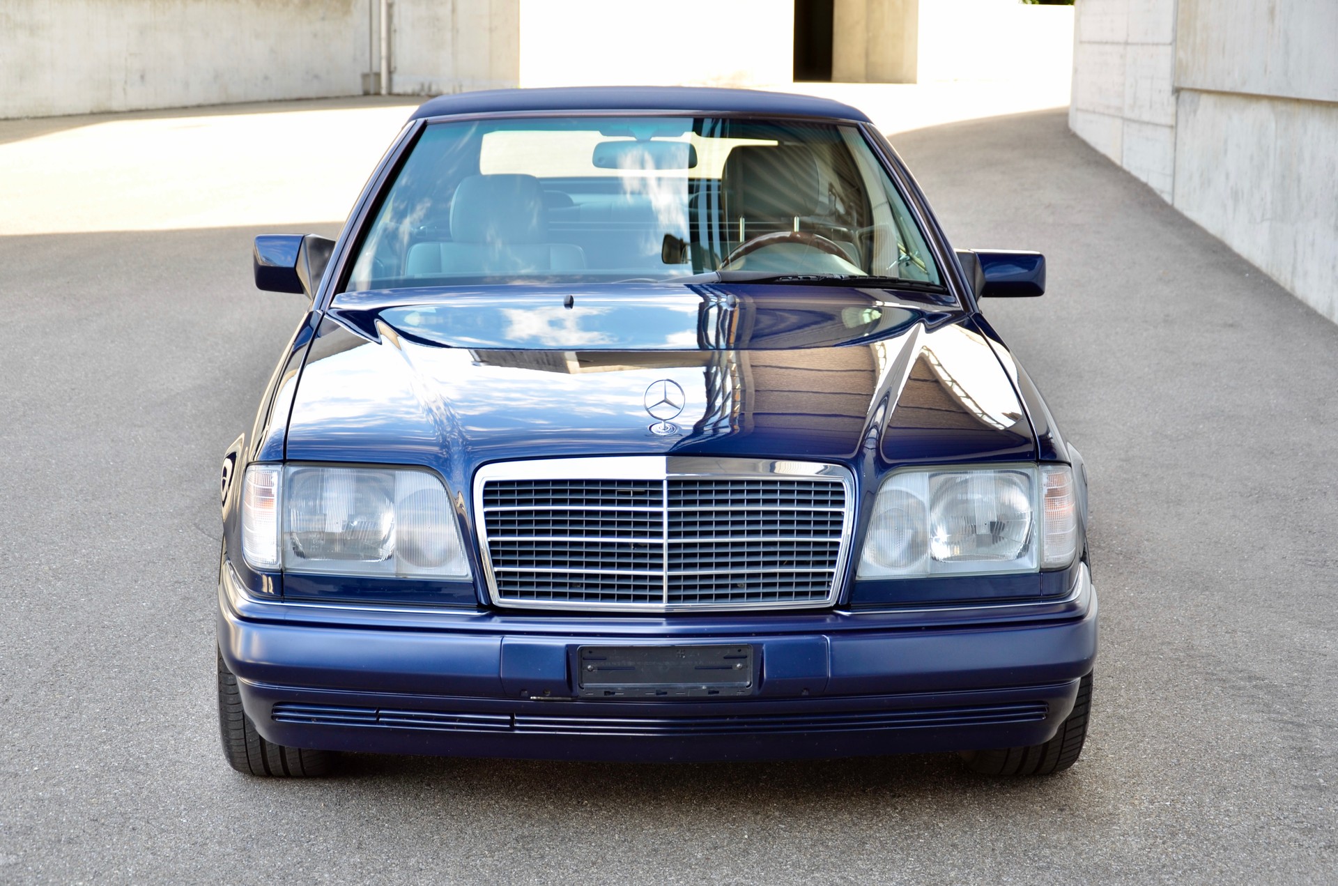 MERCEDES-BENZ E 320 Cabrio-image-12