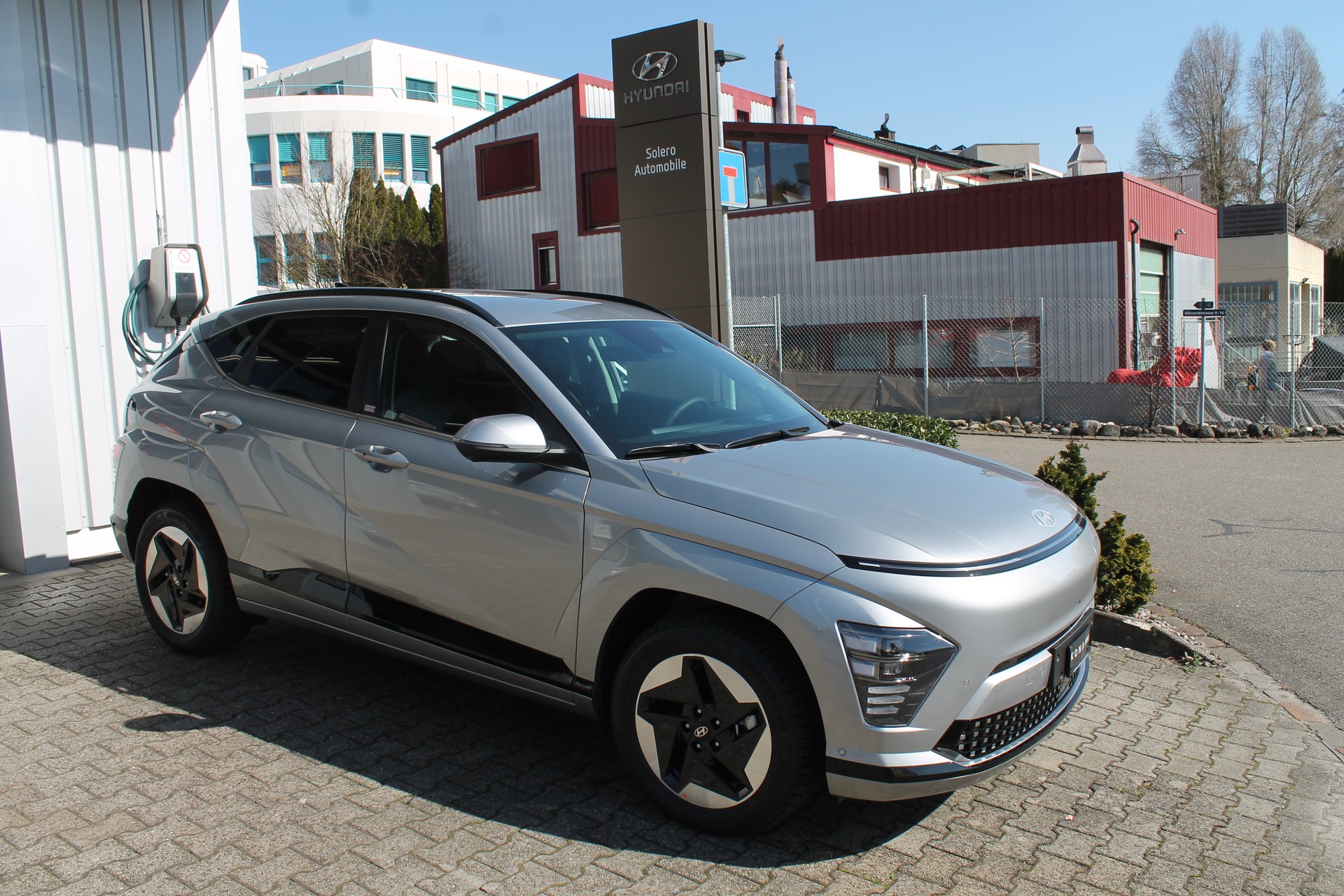 HYUNDAI Kona EV 65.4 kWh Amplia-image-6