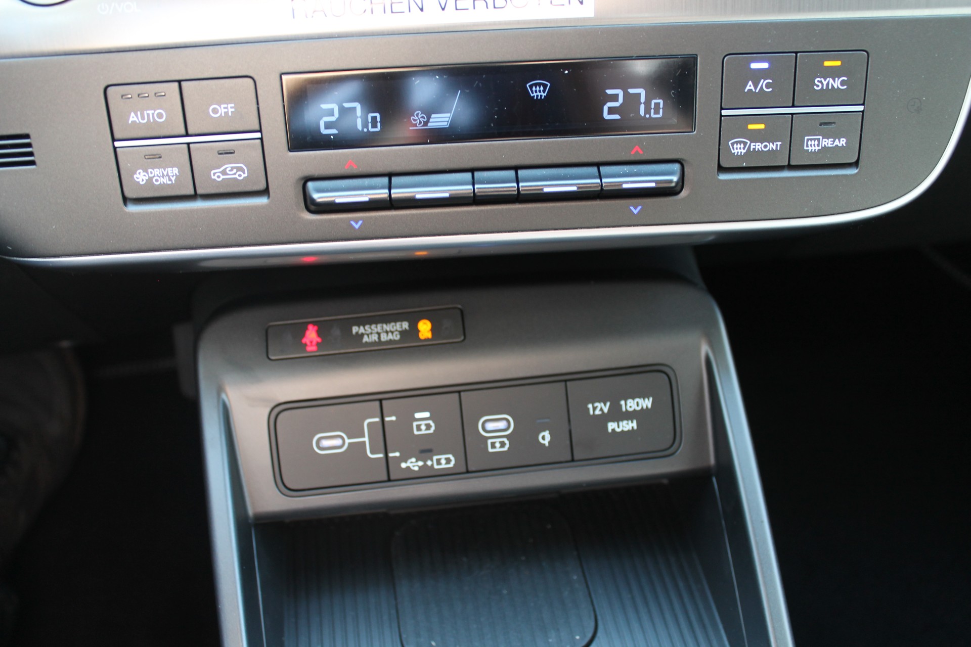 HYUNDAI Kona EV 65.4 kWh Amplia-image-13