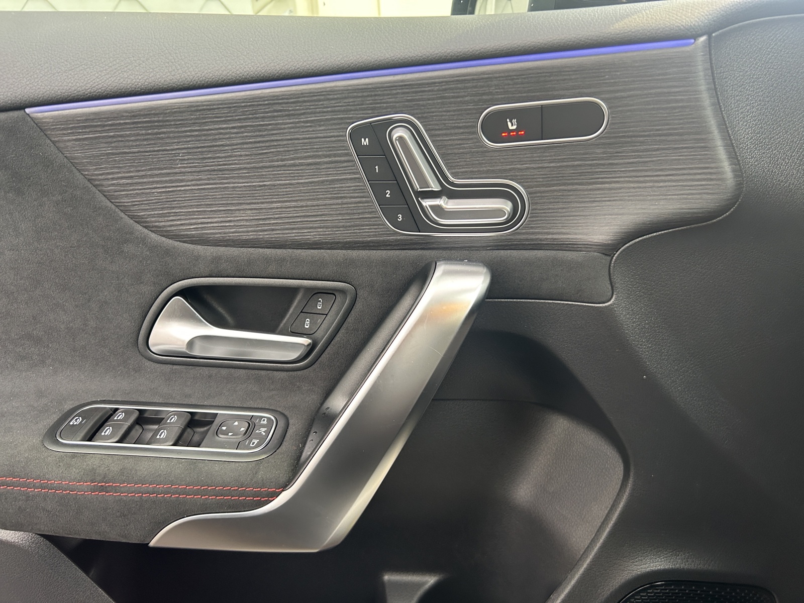 MERCEDES-BENZ A 180 Night Star 7G-DCT-image-15