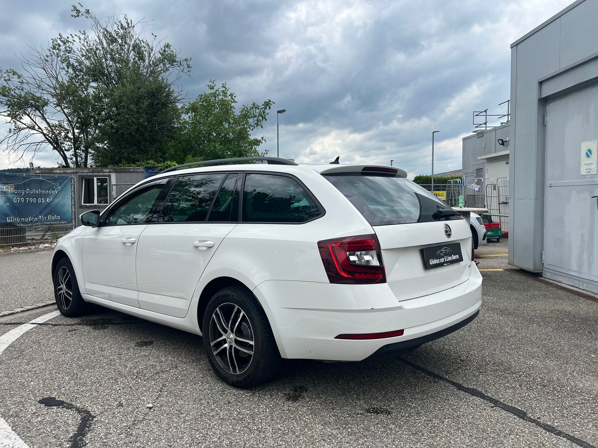 SKODA Octavia Combi 2.0 TDI Ambition 4x4 DSG-image-6