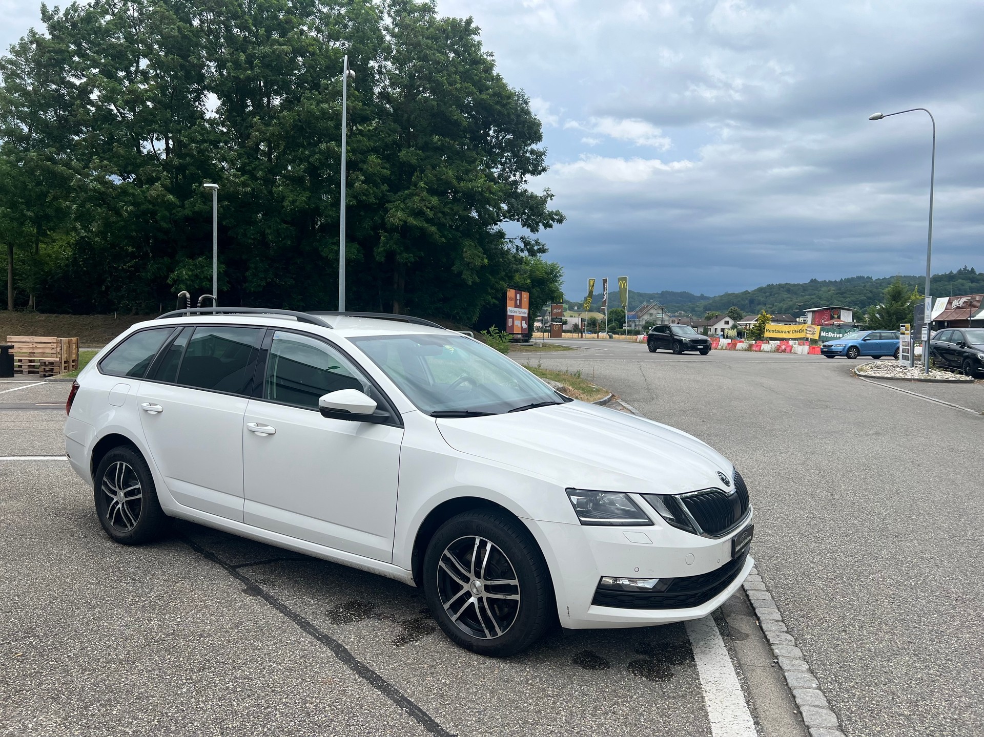 SKODA Octavia Combi 2.0 TDI Ambition 4x4 DSG-image-2