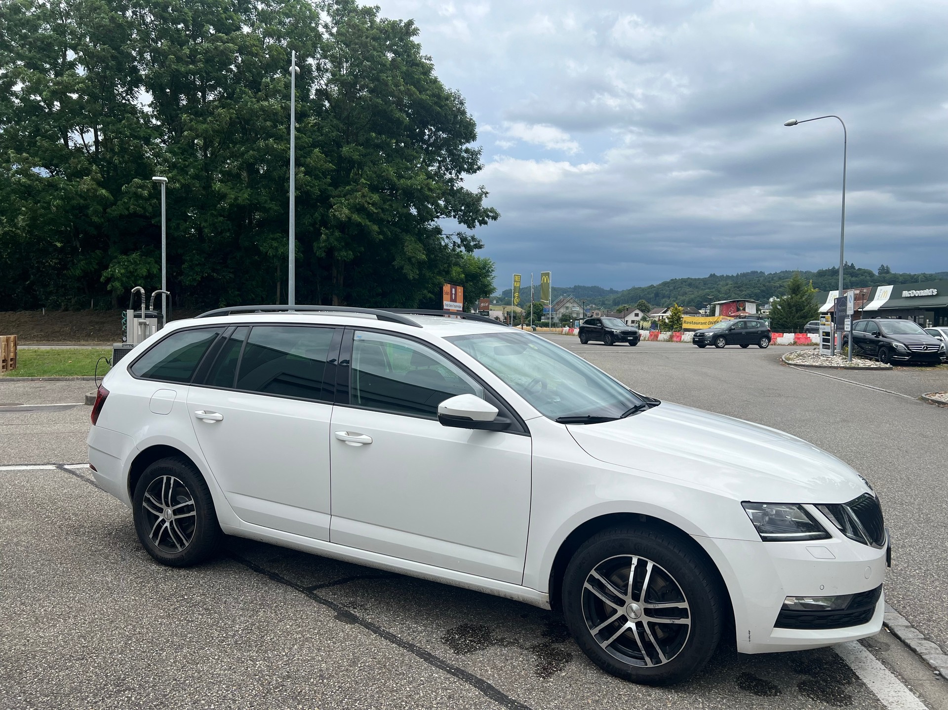 SKODA Octavia Combi 2.0 TDI Ambition 4x4 DSG-image-3