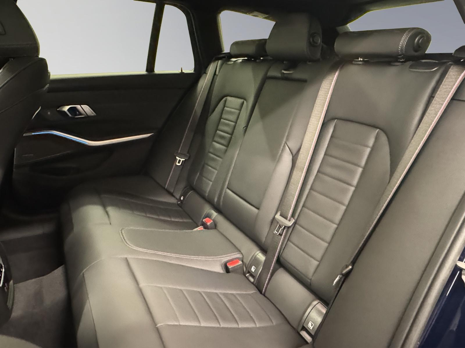 BMW M340d xDrive Touring-image-11
