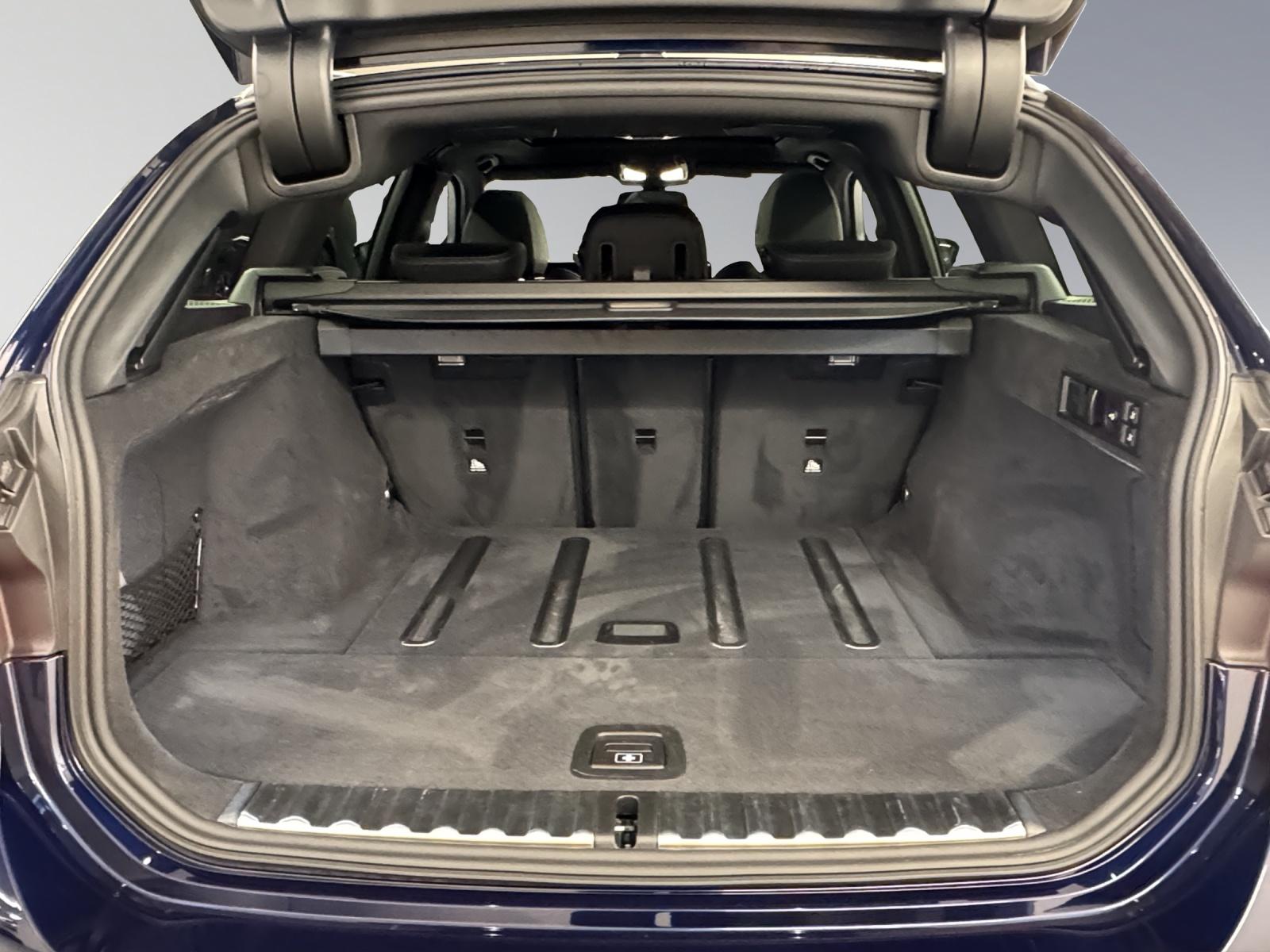 BMW M340d xDrive Touring-image-9