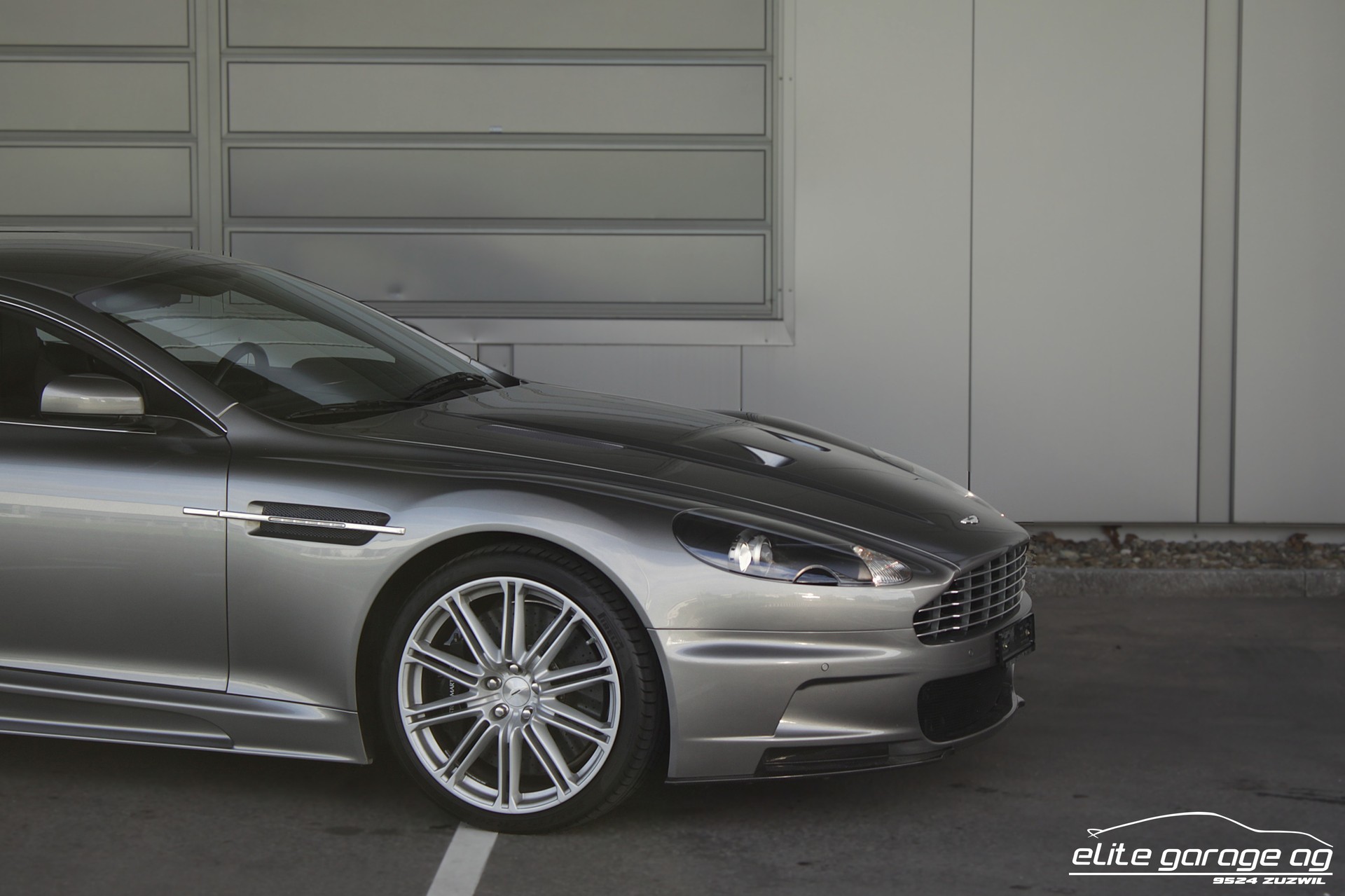 ASTON MARTIN DBS Coupé HANDSCHALTER-image-8
