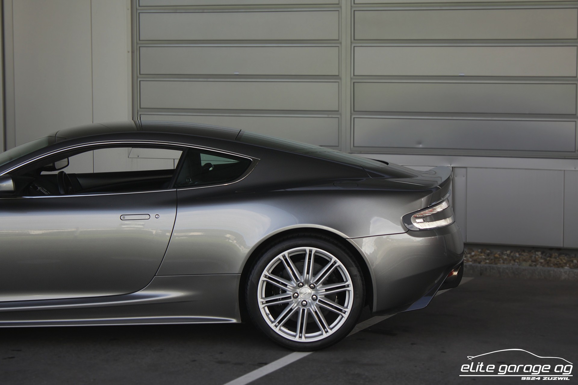 ASTON MARTIN DBS Coupé HANDSCHALTER-image-12