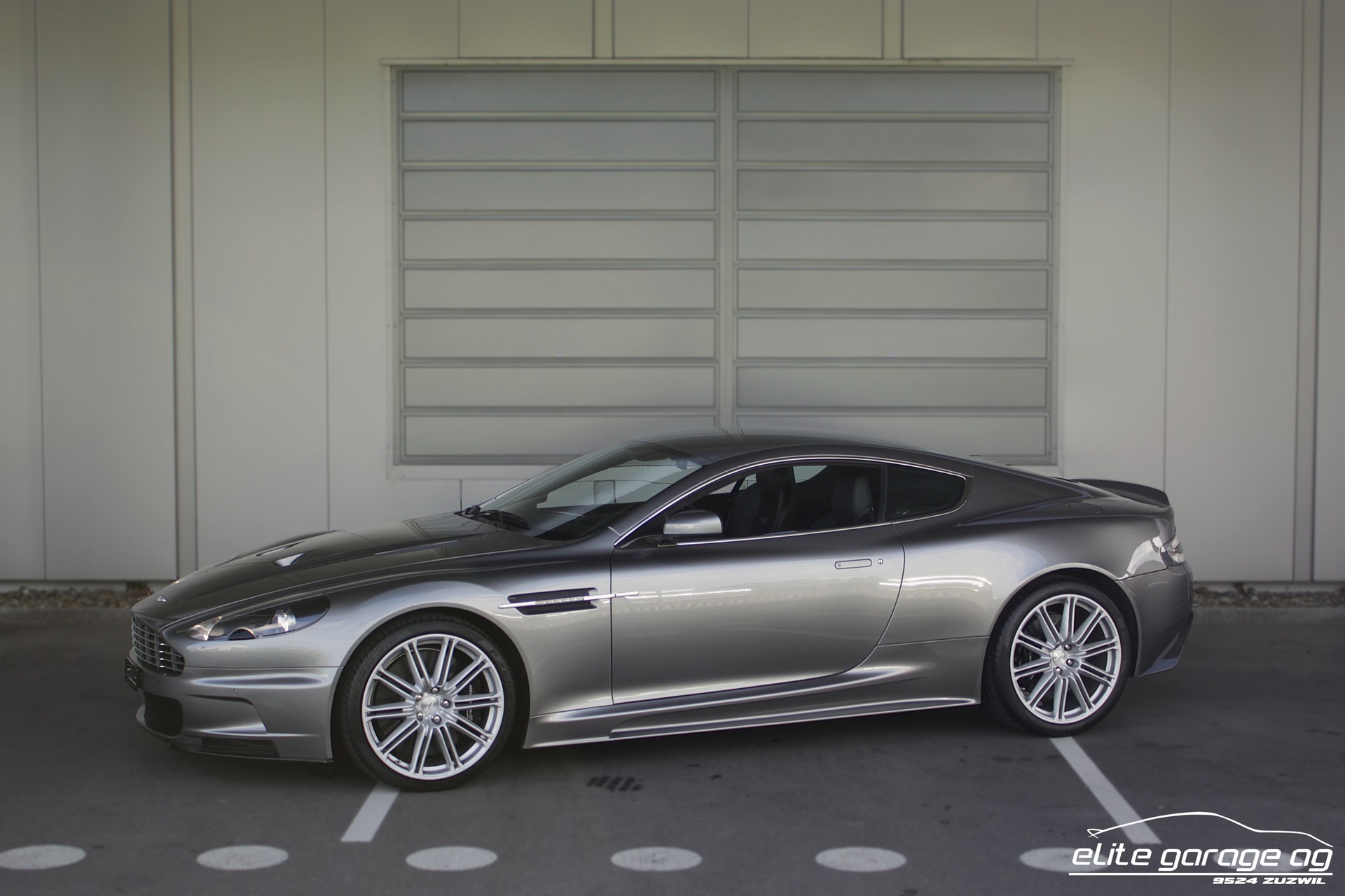 ASTON MARTIN DBS Coupé HANDSCHALTER-image-0