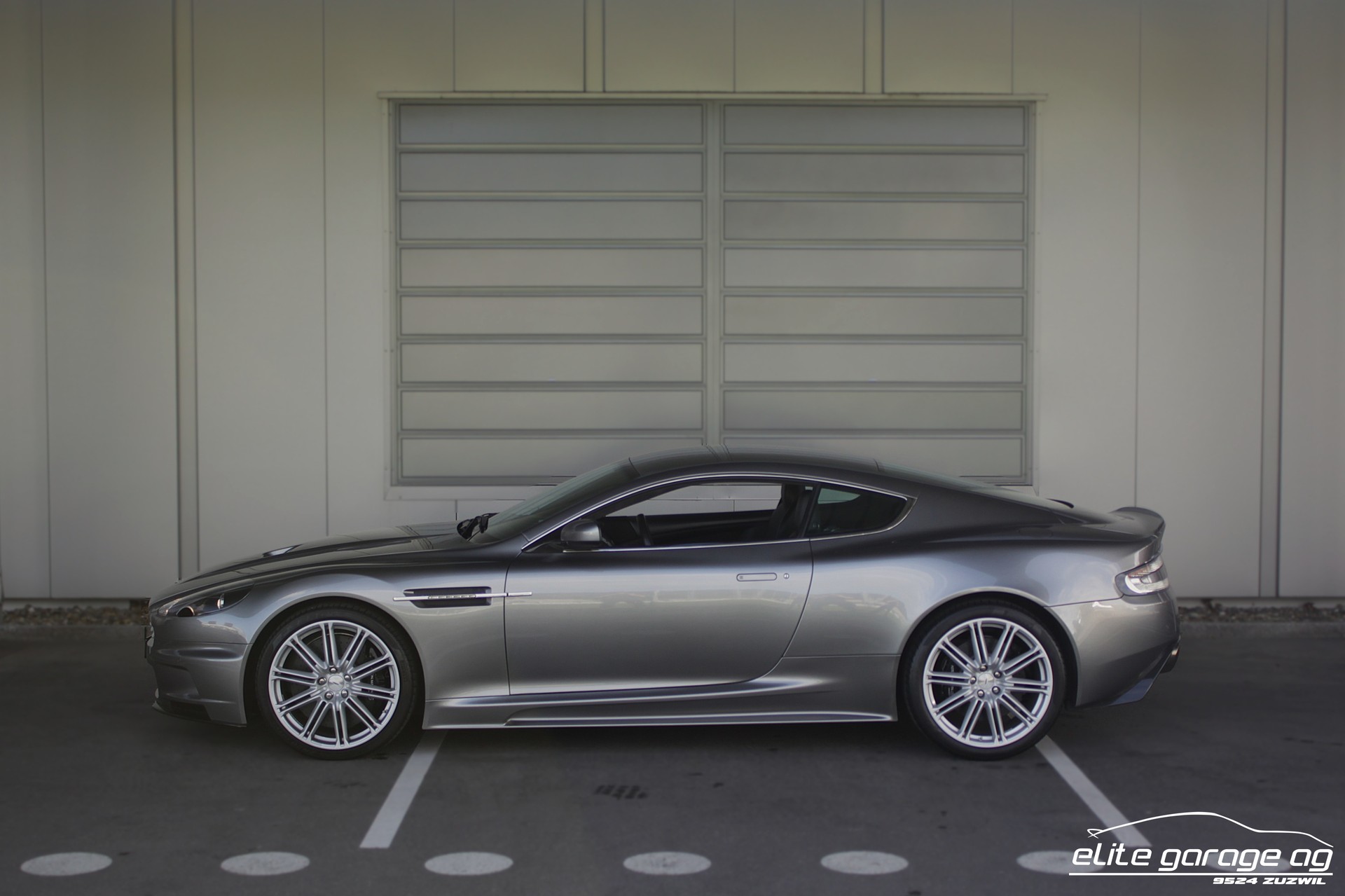 ASTON MARTIN DBS Coupé HANDSCHALTER-image-1
