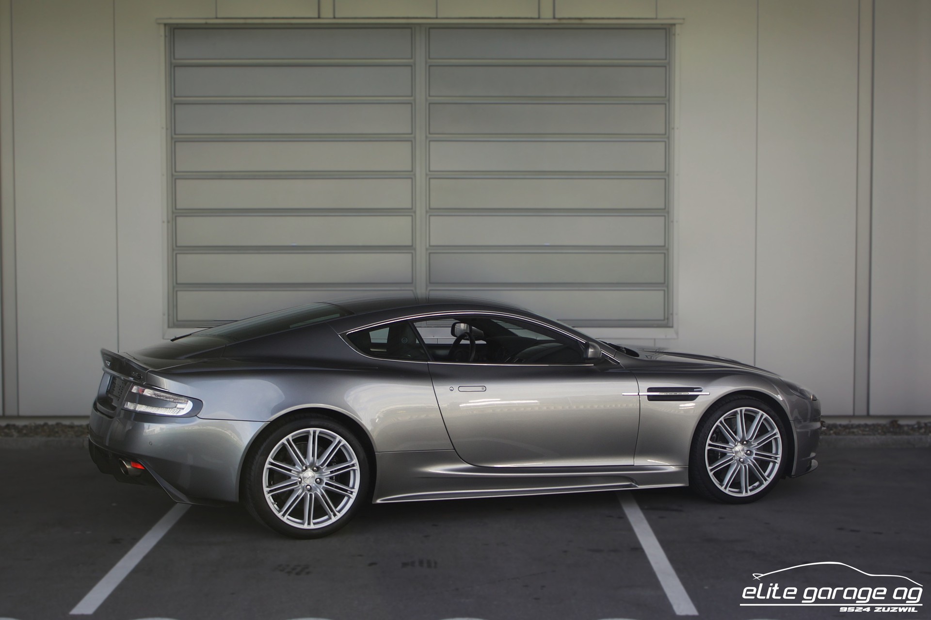 ASTON MARTIN DBS Coupé HANDSCHALTER-image-4