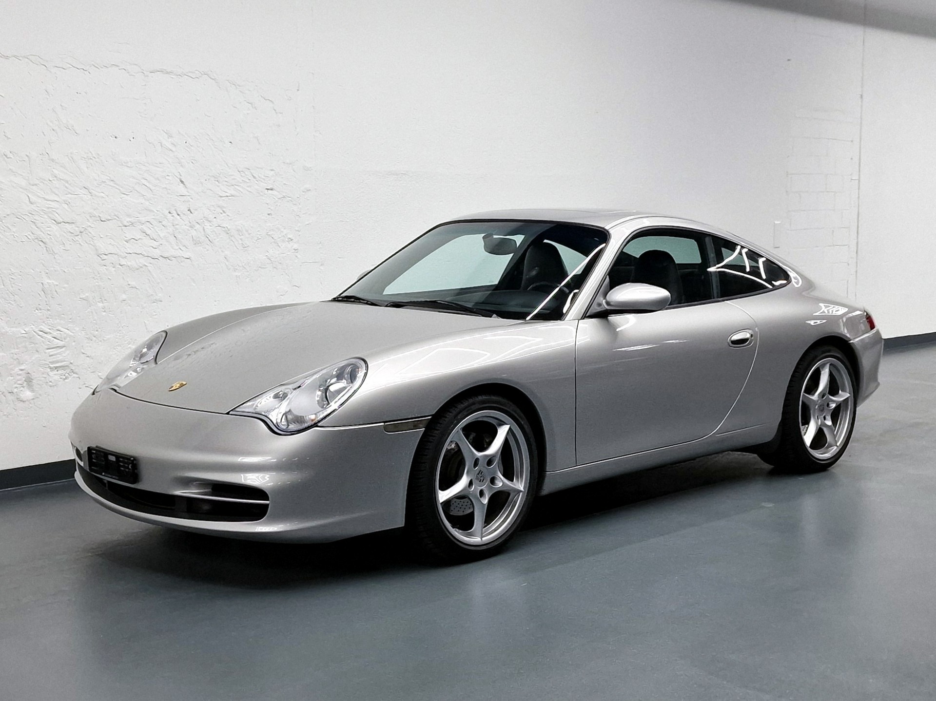 PORSCHE 911 Carrera 4-image-5