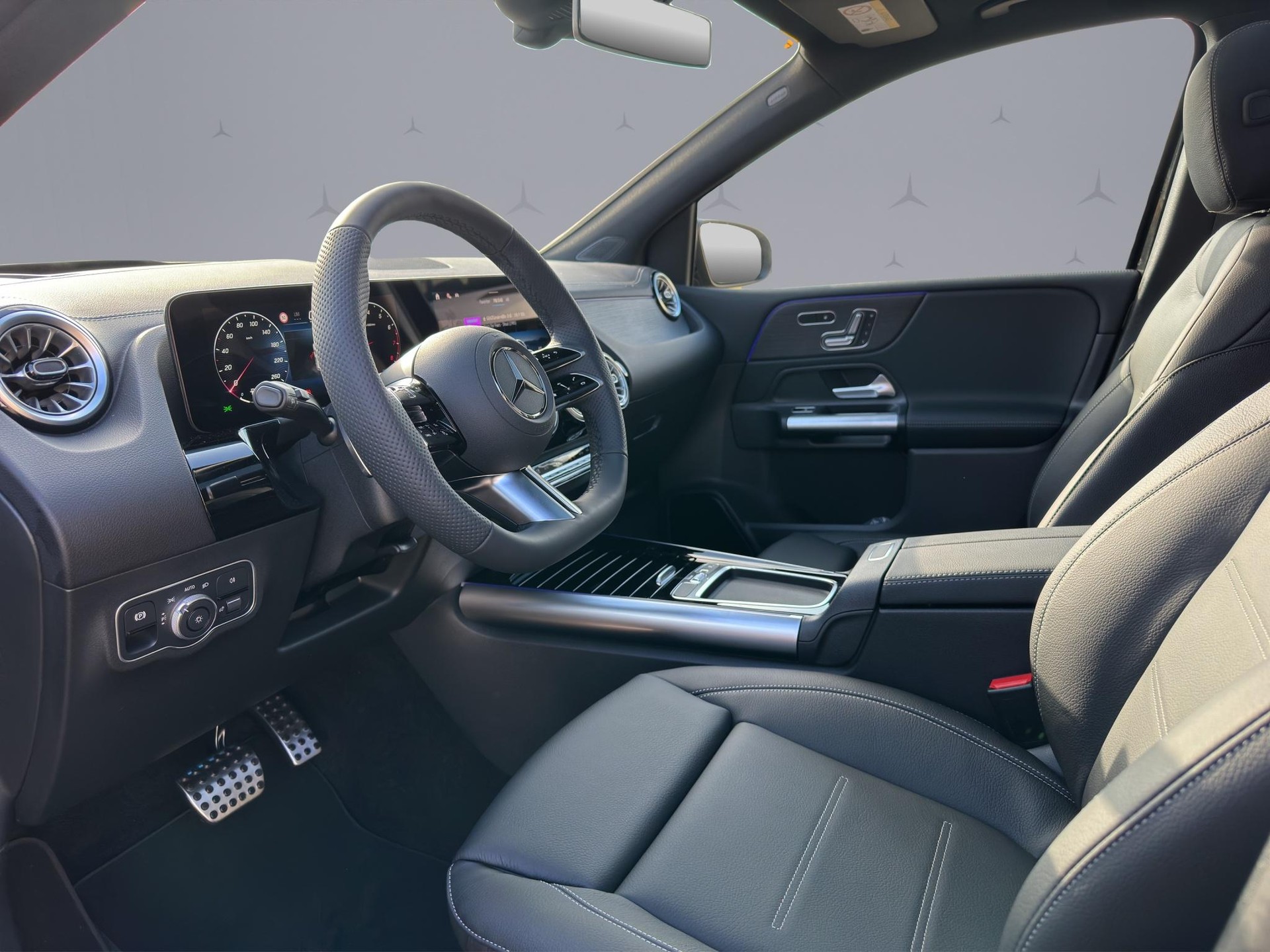 MERCEDES-BENZ B 250 AMG Line 4matic-image-6