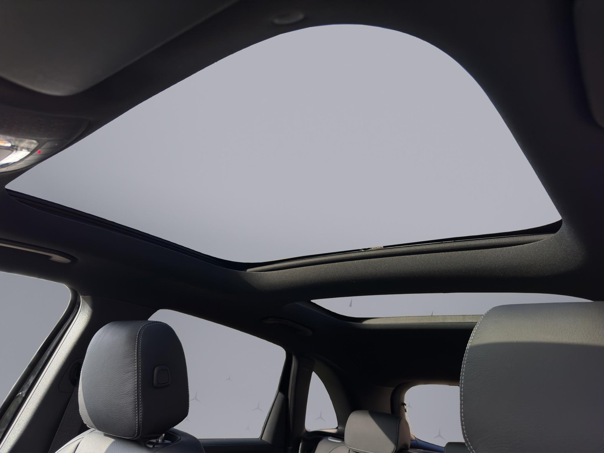 MERCEDES-BENZ B 250 AMG Line 4matic-image-13