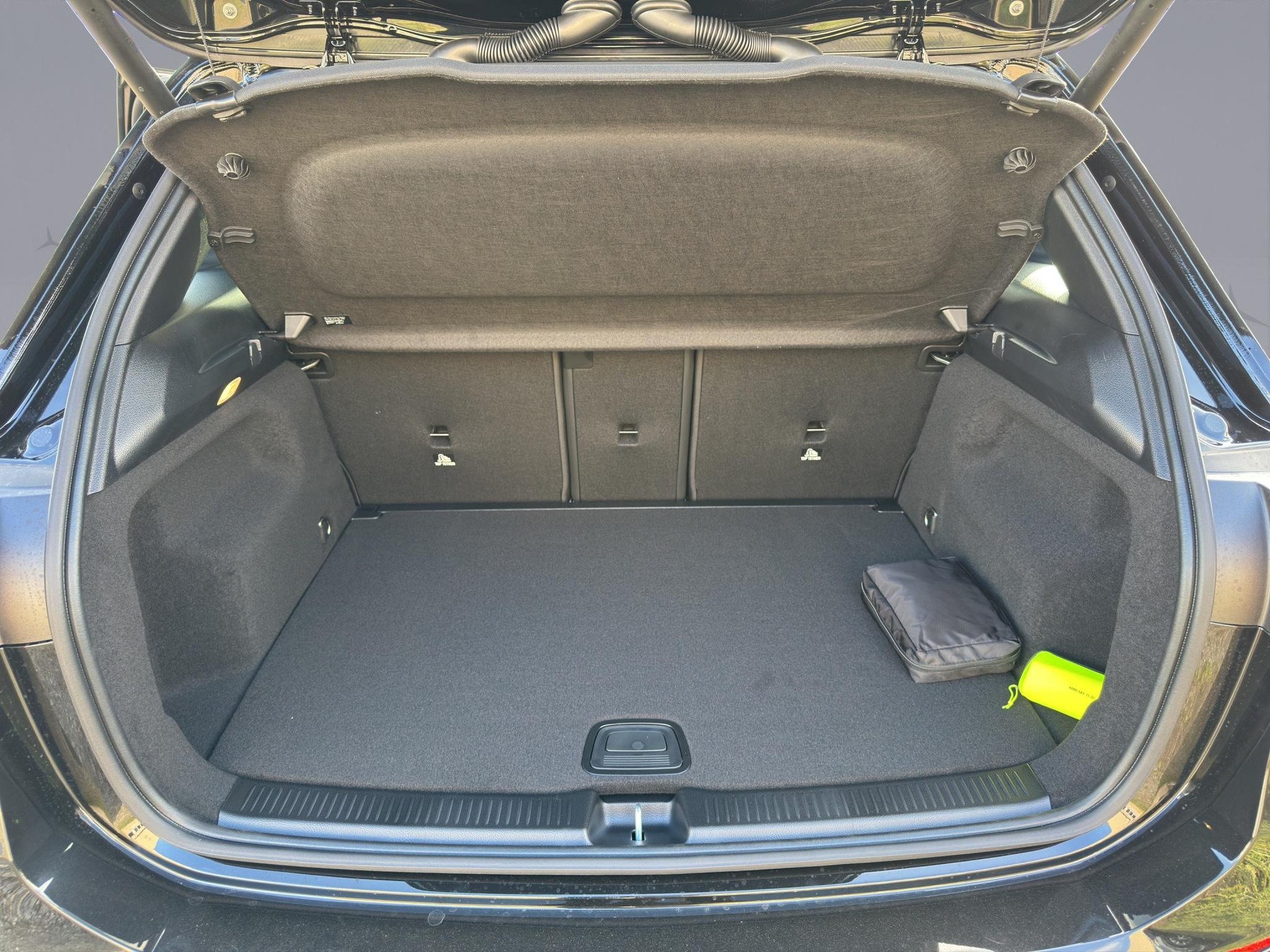 MERCEDES-BENZ B 250 AMG Line 4matic-image-14