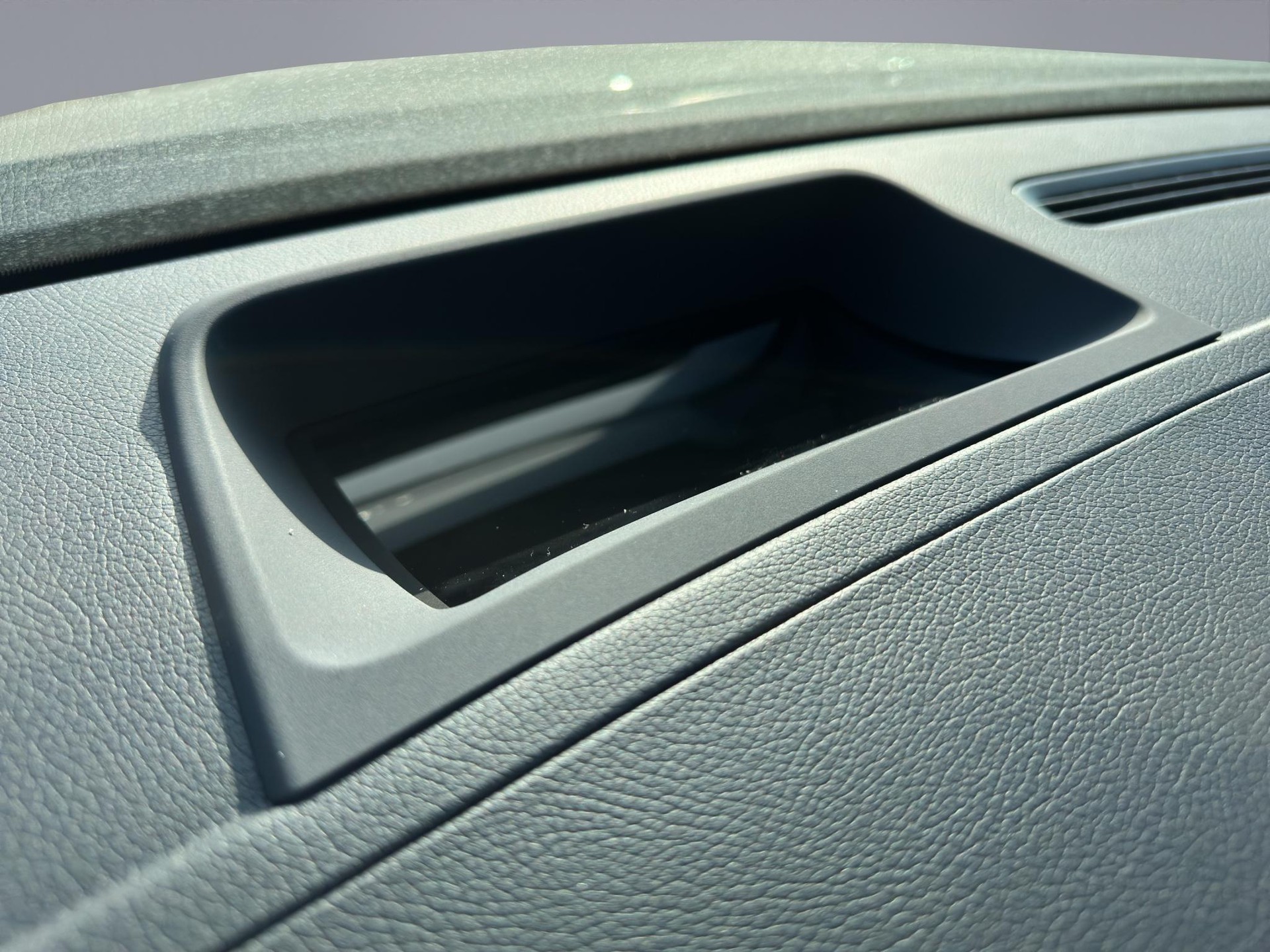 MERCEDES-BENZ B 250 AMG Line 4matic-image-10