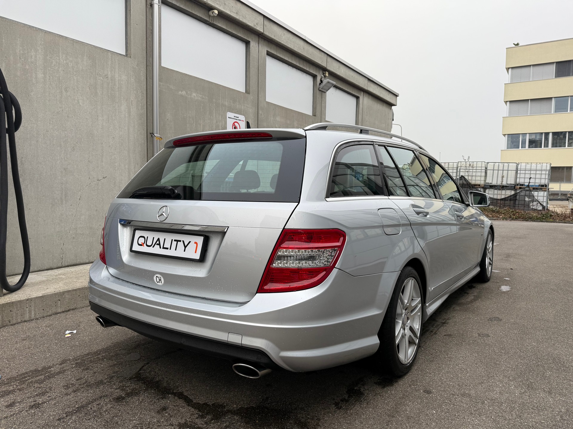 MERCEDES-BENZ C 350 CDI BlueEff. Avantgarde 4Matic 7G-Tronic *CH Fahrzeug *Frisch ab MFK *Glas-Schiebedach *Lederausstattung *Tempomat-image-4