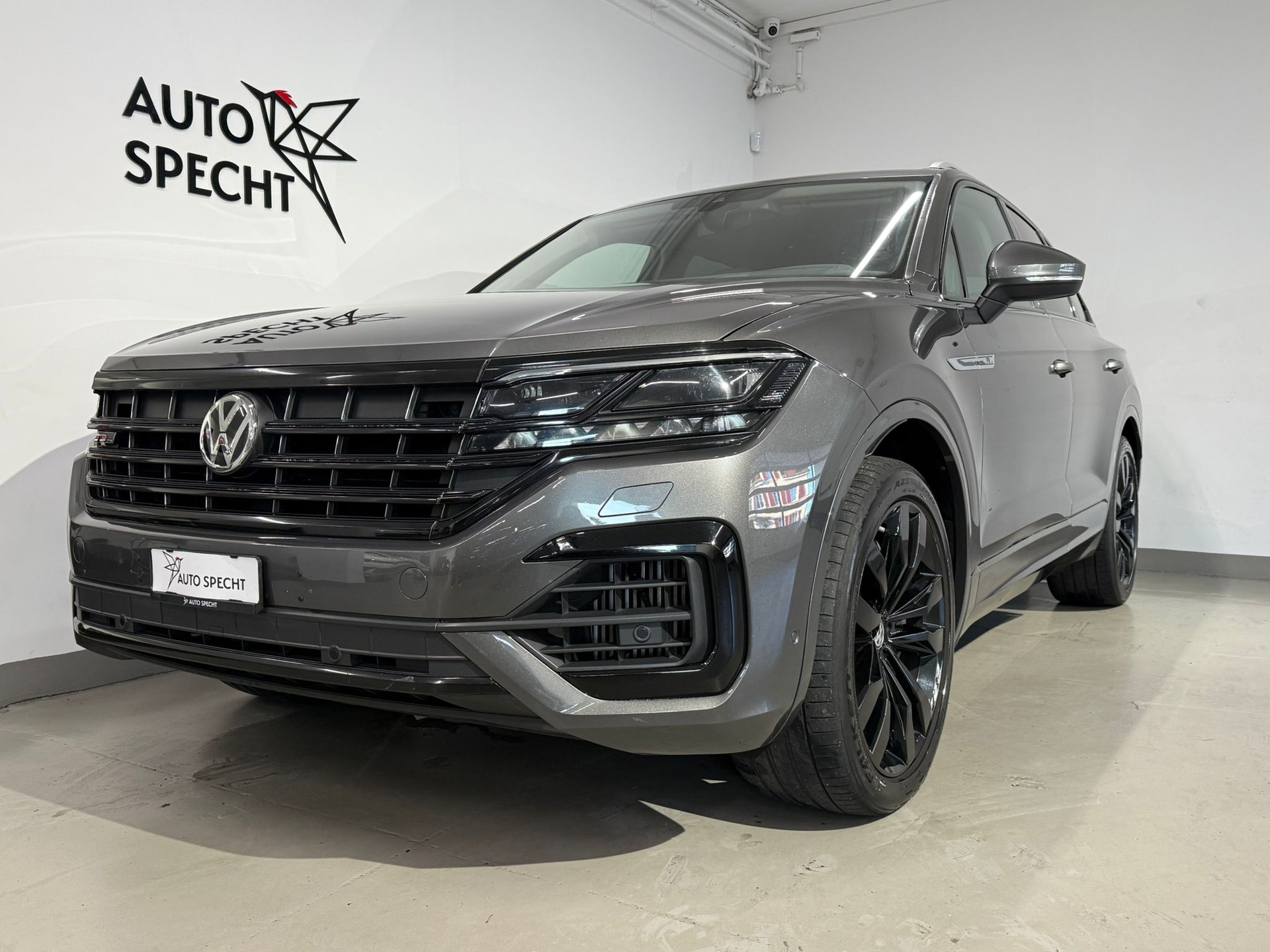 VW Touareg 4.0 V8 TDI Atmosphere Tiptronic R-Line-showroom-element-3