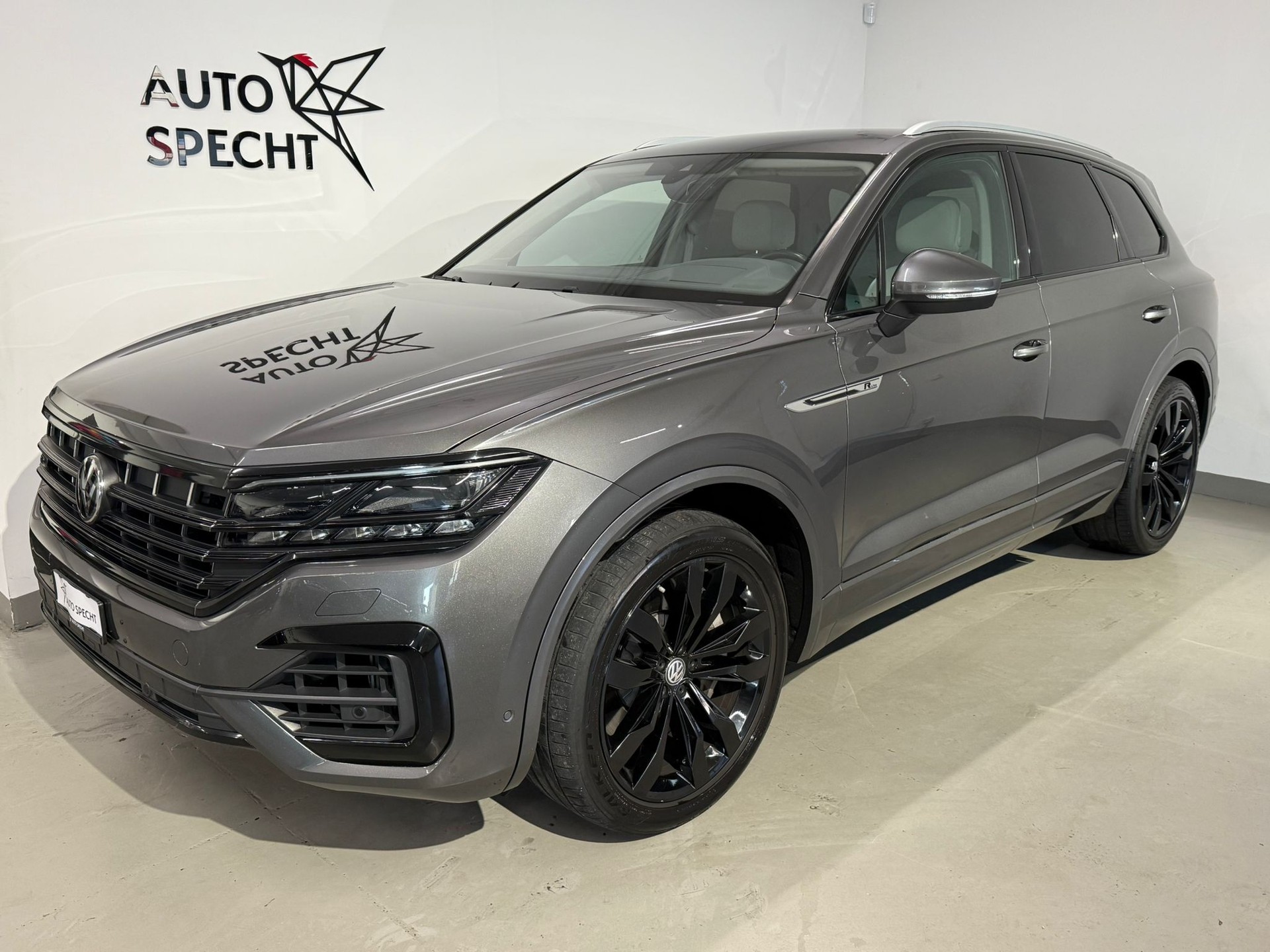 VW Touareg 4.0 V8 TDI Atmosphere Tiptronic R-Line-showroom-element-1