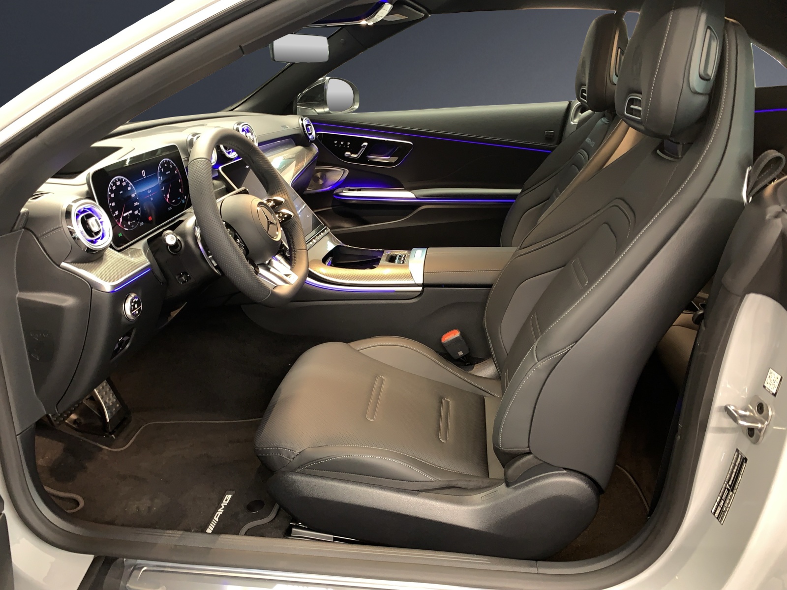 MERCEDES-BENZ CLE AMG 53 Cabrio 4Matic+ 9G-Tronic-image-6