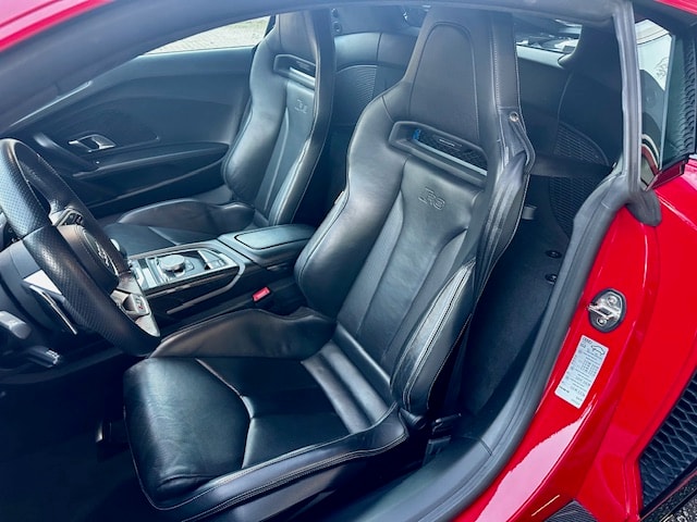 AUDI R8 Coupé performance S-Tronic-image-10