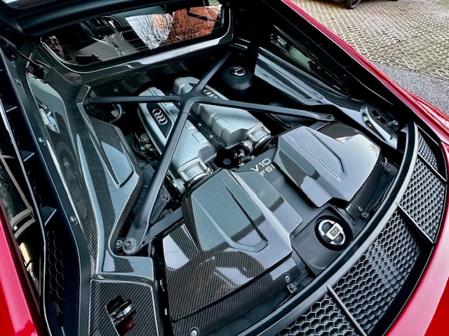 AUDI R8 Coupé performance S-Tronic-image-24