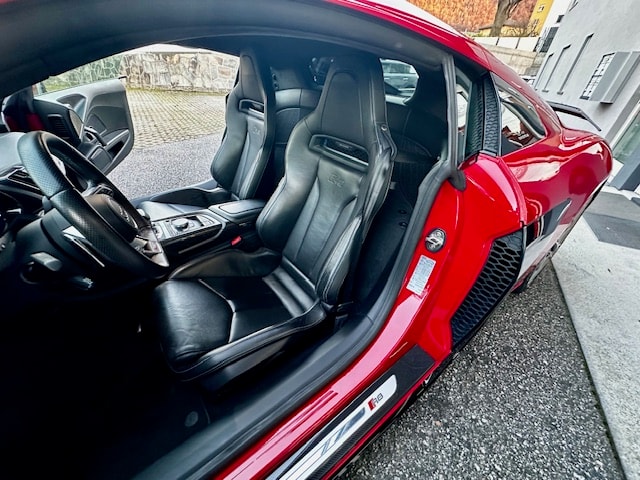 AUDI R8 Coupé performance S-Tronic-image-18