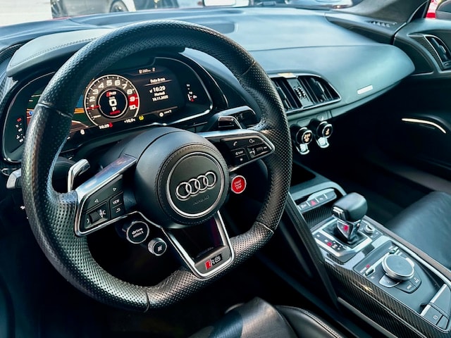AUDI R8 Coupé performance S-Tronic-image-8