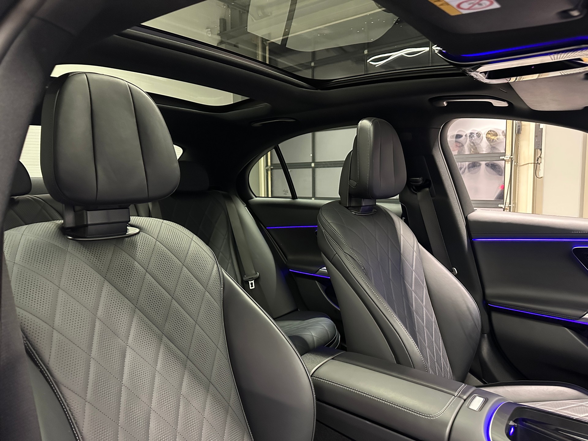 MERCEDES-BENZ E 450 AMG Line 4matic *CH-Auto*Gratis Service*MSI Garantie bis 07.27*Top Ausstattung*Sitzbelüftung*-image-16