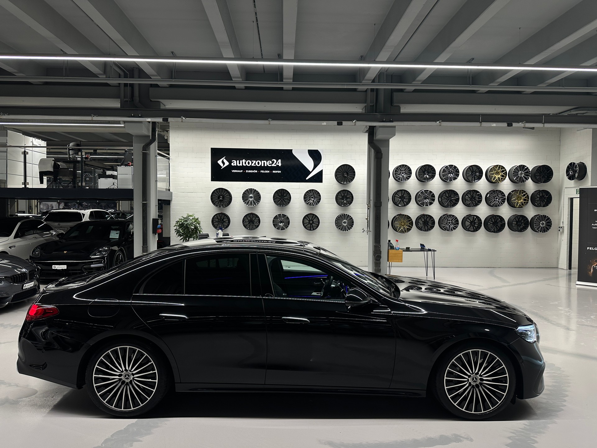 MERCEDES-BENZ E 450 AMG Line 4matic *CH-Auto*Gratis Service*MSI Garantie bis 07.27*Top Ausstattung*Sitzbelüftung*-image-5